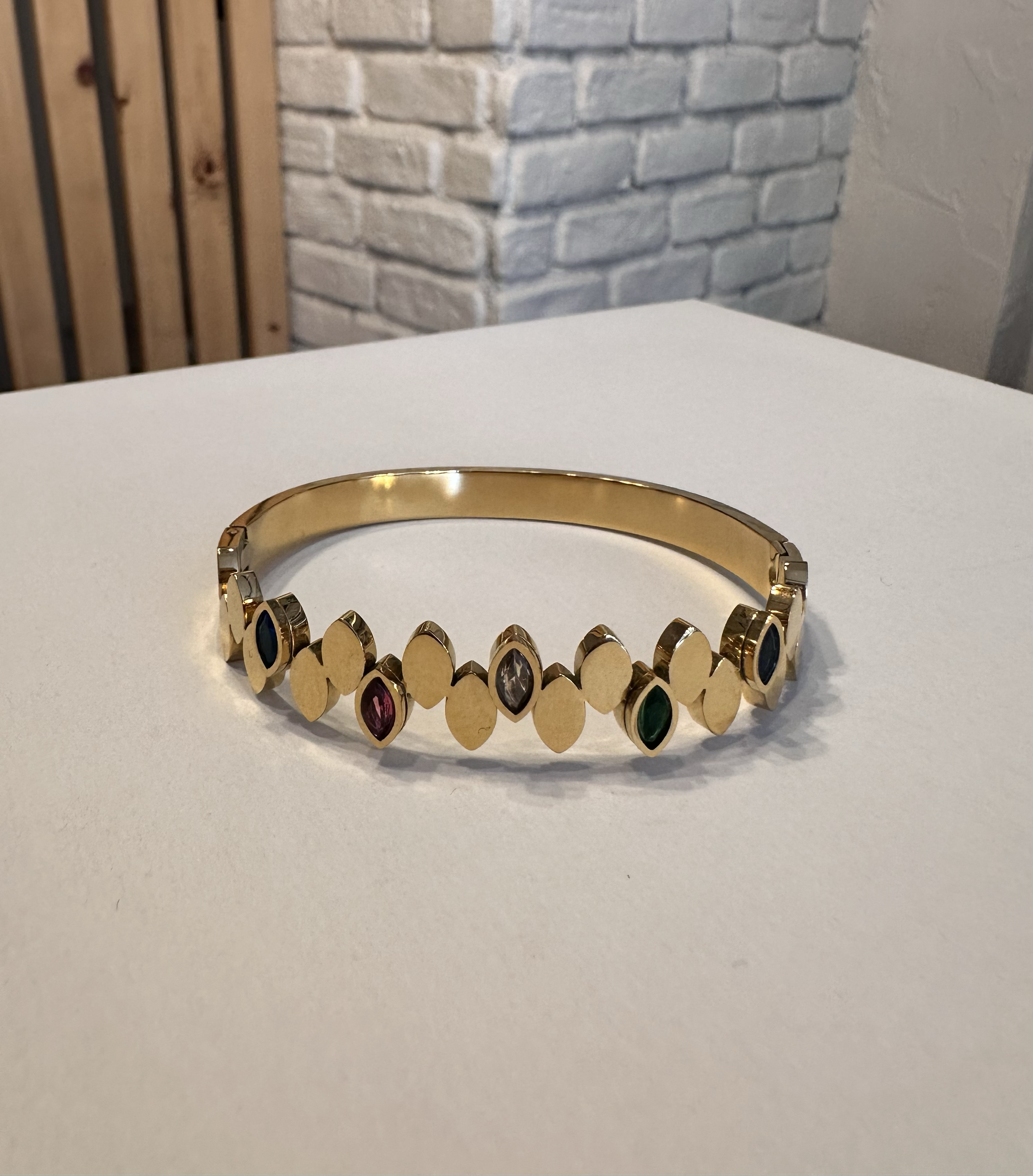Çelik Gold Renkli Taşlı Kelepçe Bileklik