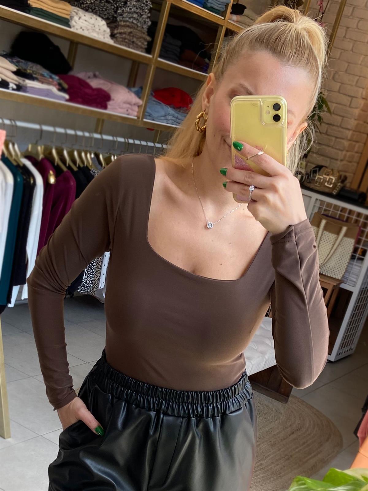 Kare Yaka Çıt Çıtlı Body
