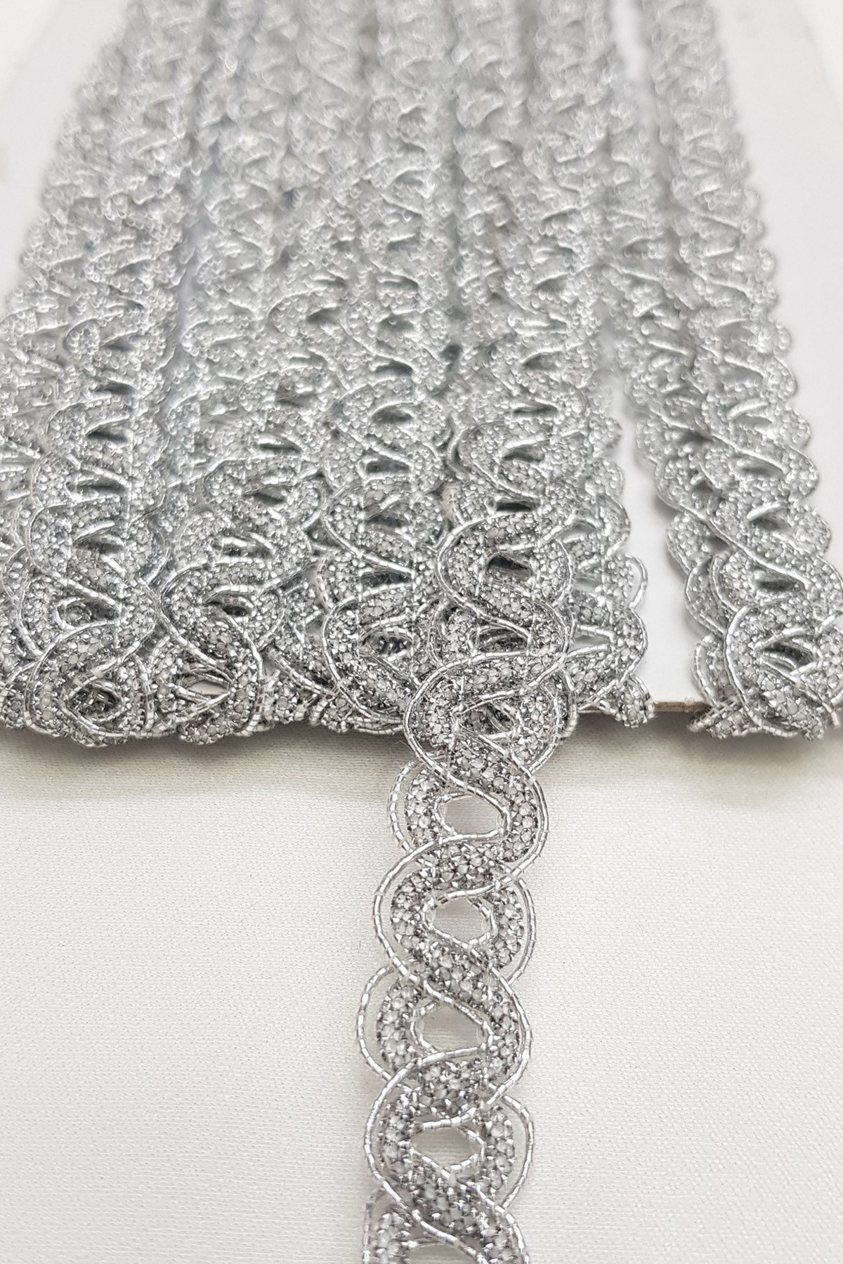 Açık Gri Simli Su Taşı 1,50 cm