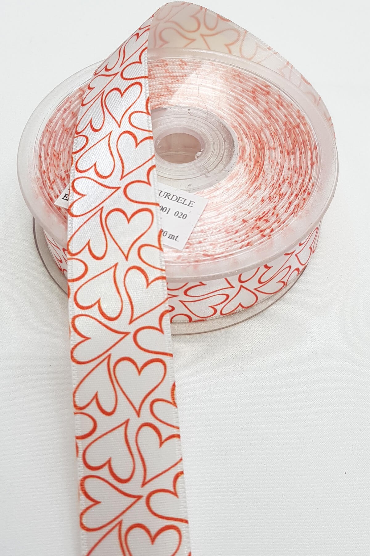 Beyaz Kırmızı Kalp Baskılı Saten Kurdele 2,5Cm