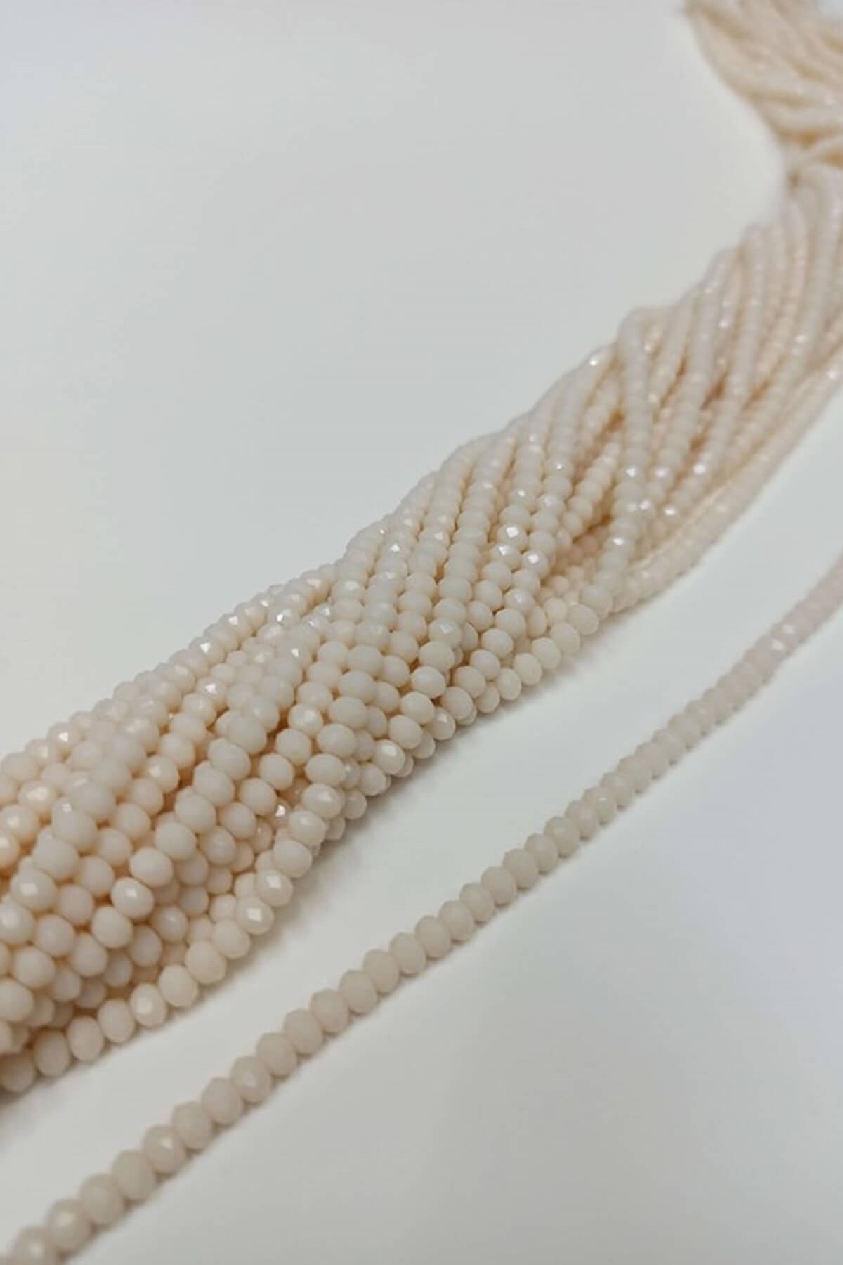 Krem Rengi Kristal Boncuk 4 mm