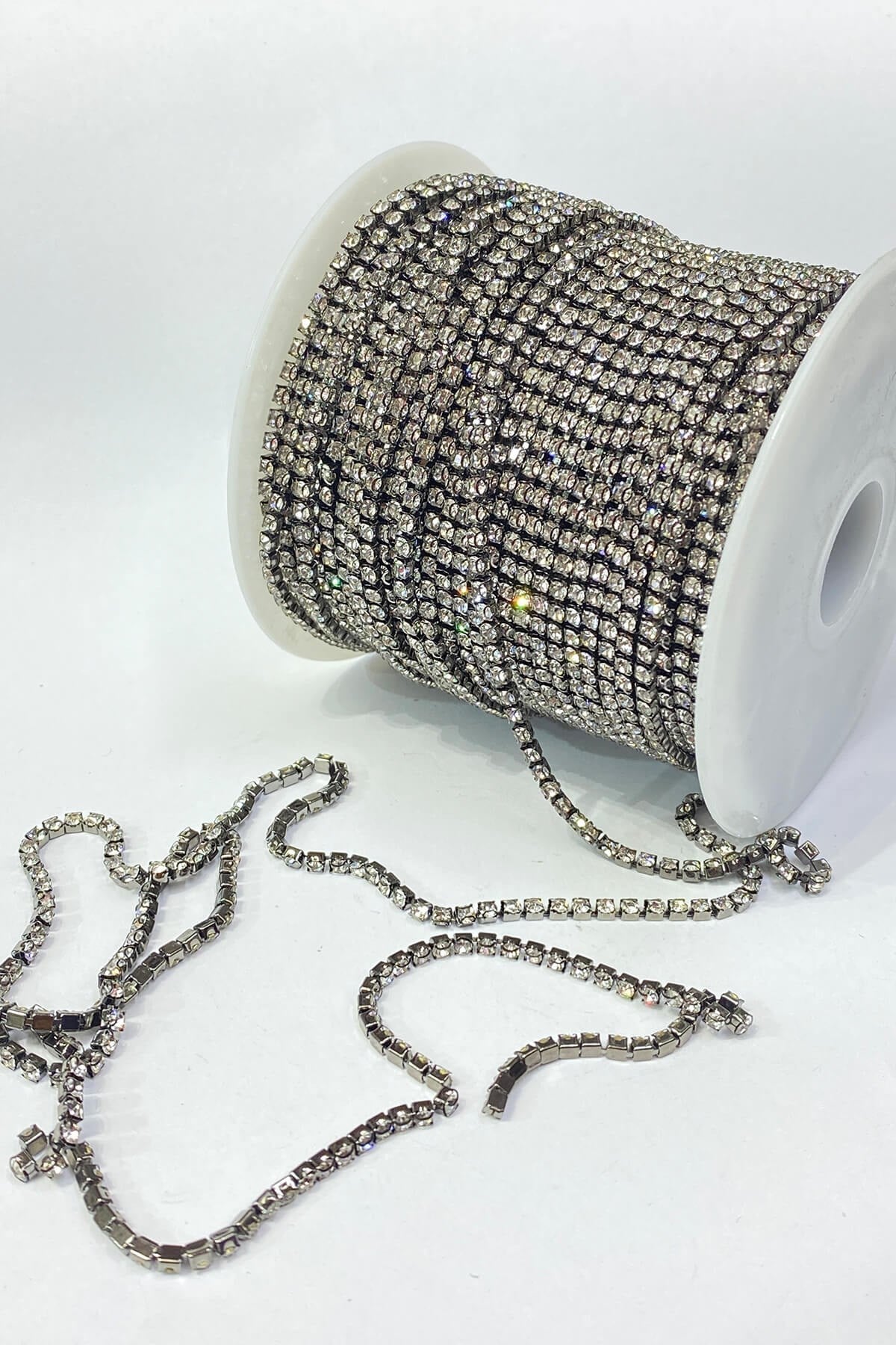 Kristal Taşlı Metal Yuvalı Şerit 12 mm 5 metre