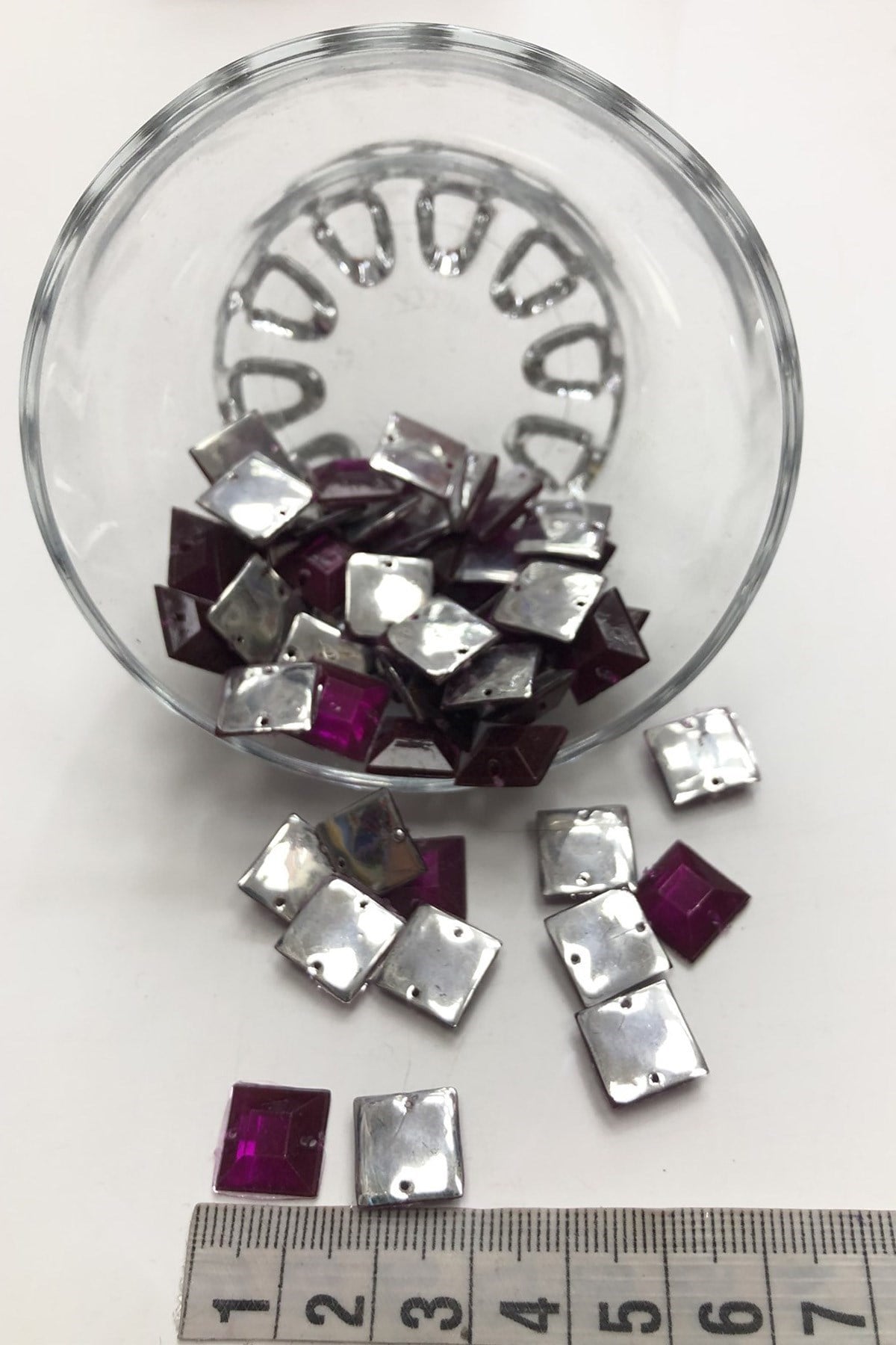 Mürdüm Kare Plastik Dikme Taş 20 gr