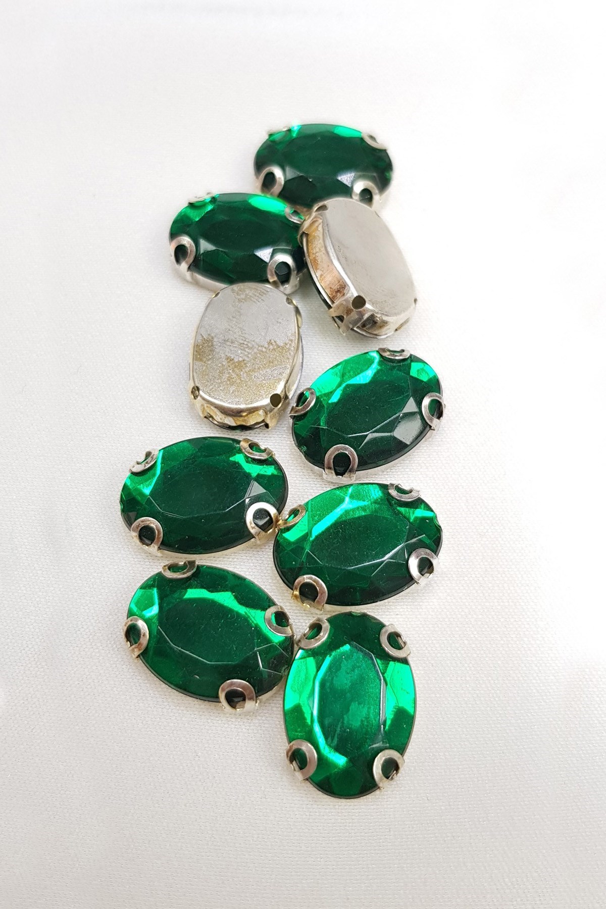 Oval Yeşil Kasalı Dikme Taş 1,5-2 cm 10 adet