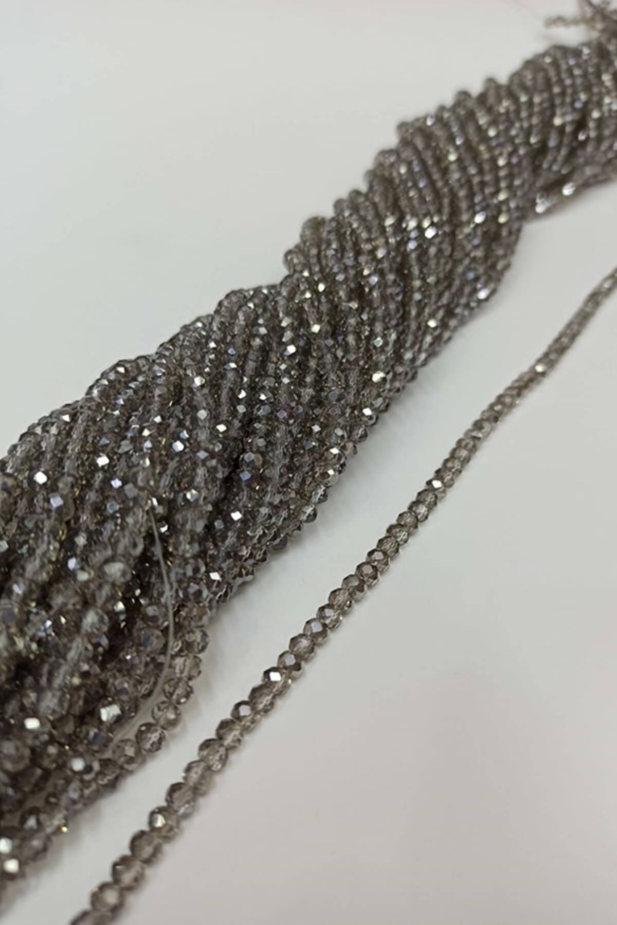 Saydam Siyah Kristal Boncuk 4 mm
