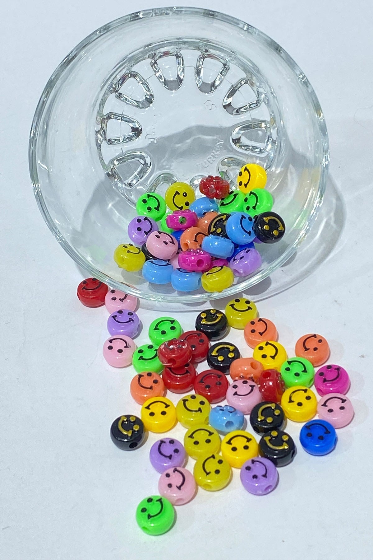 Smile Emoji Figürlü Plastik Boncuk 20 gr