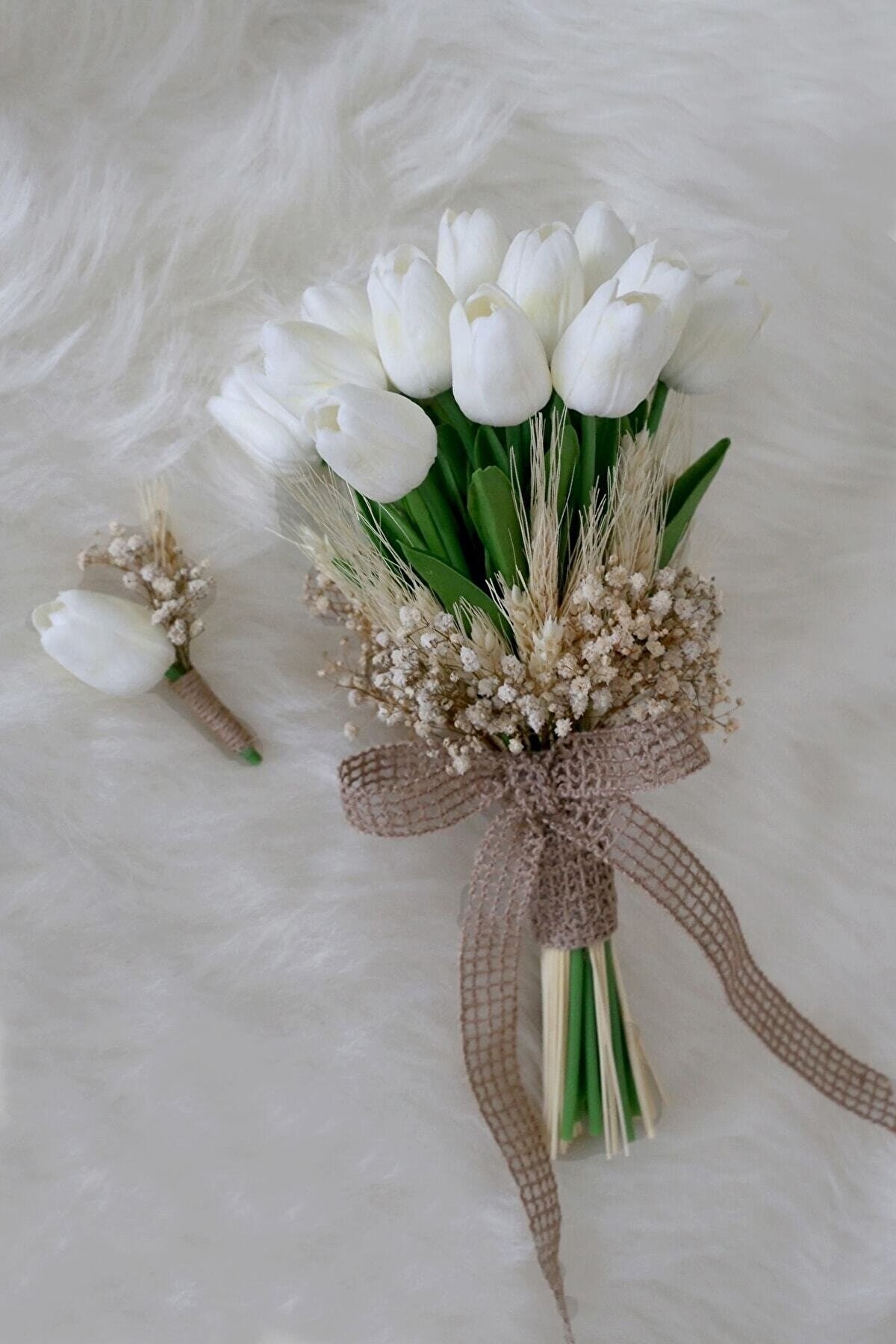 19 Laleli Gelin Çiçeği ve Damat Yakası