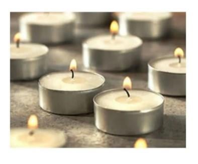 50 adet beyaz renkli tea light mum, her anınıza eşlik edecek zarif bir aydınlatma sağlar.; Kolay yanabilen ve uzun süreli kullanım sunan bu mumlarla evinizdeki atmosferi değiştirebilirsiniz.; Düşük ışık gücüyle ideal aydınlatma seviyesini sunan tea light 