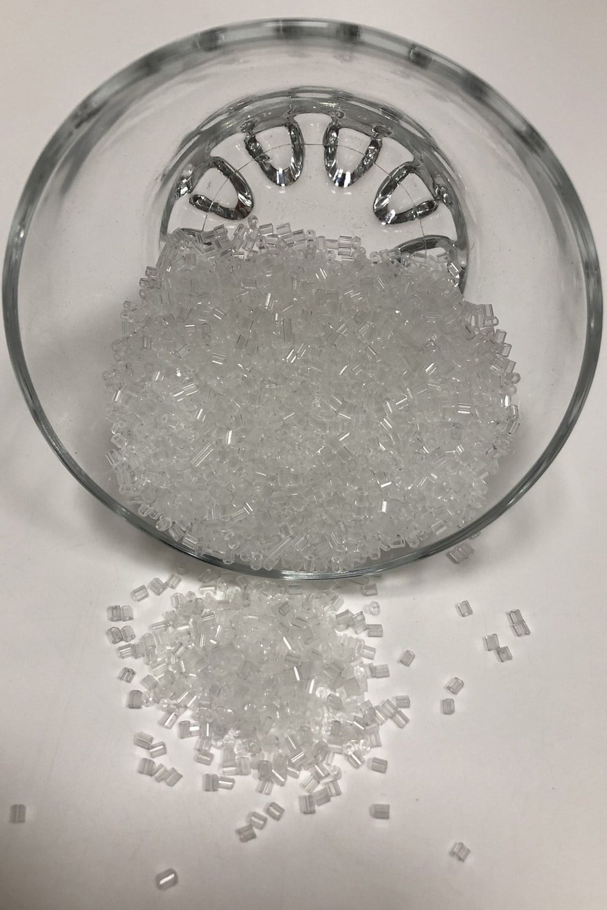 Az Şeffaf Beyaz Kesme Boncuk 50 gr