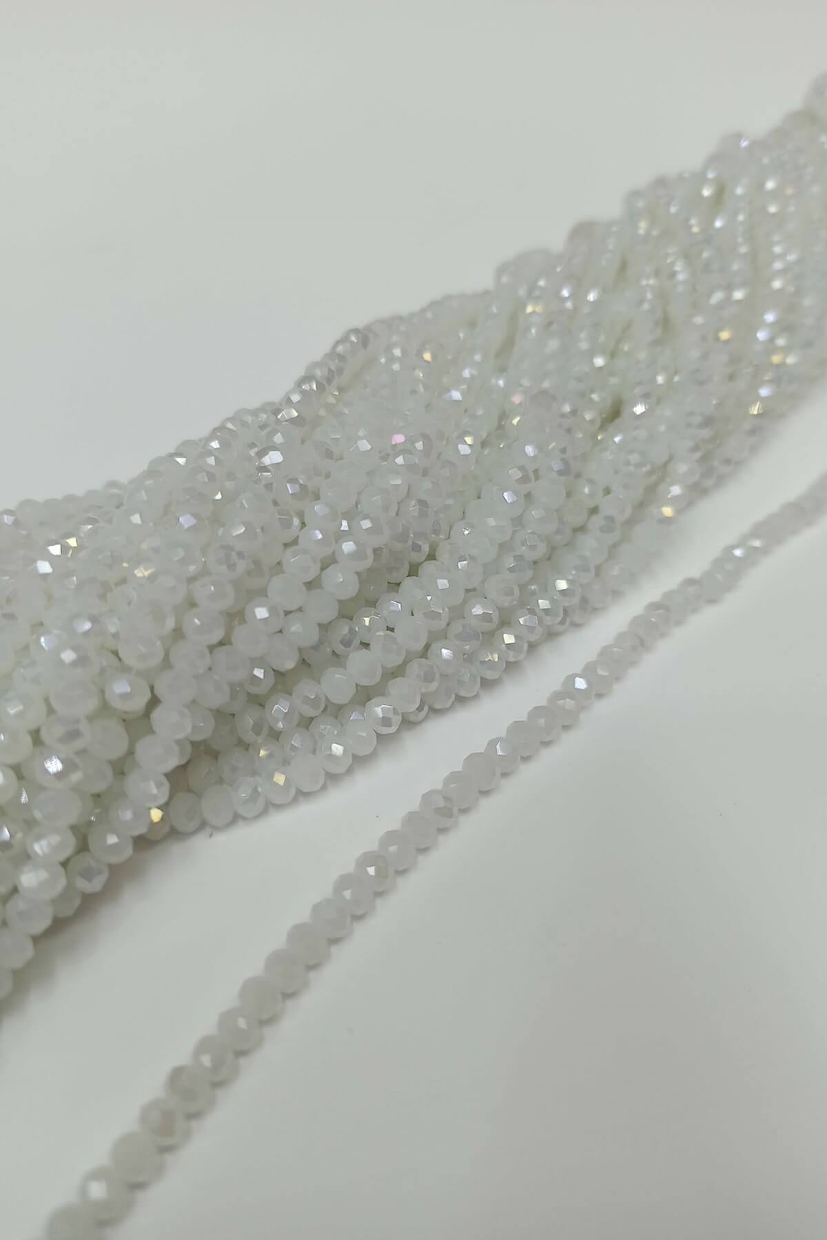 Beyaz Fildişi Kristal Boncuk 4 mm