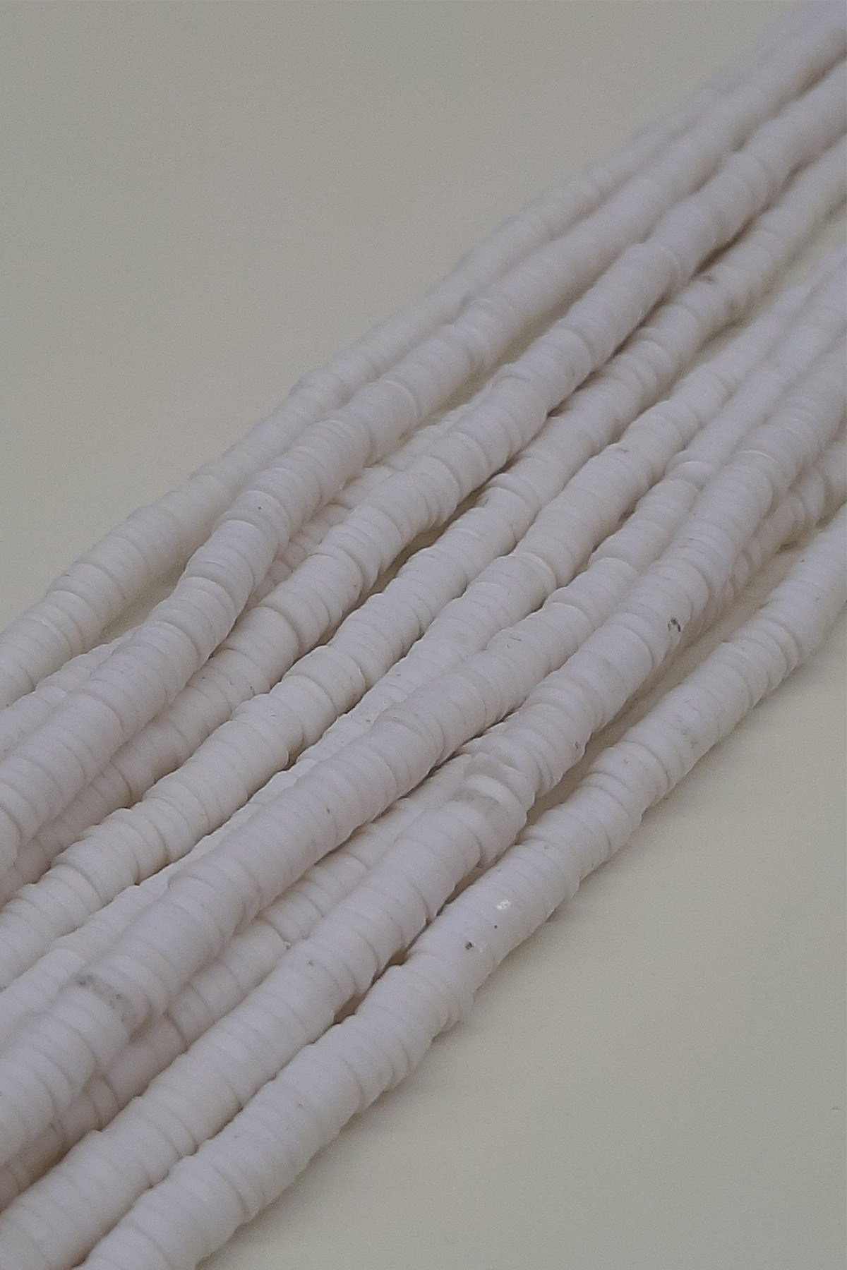 Beyaz Fimo Hamur Boncuk 4mm