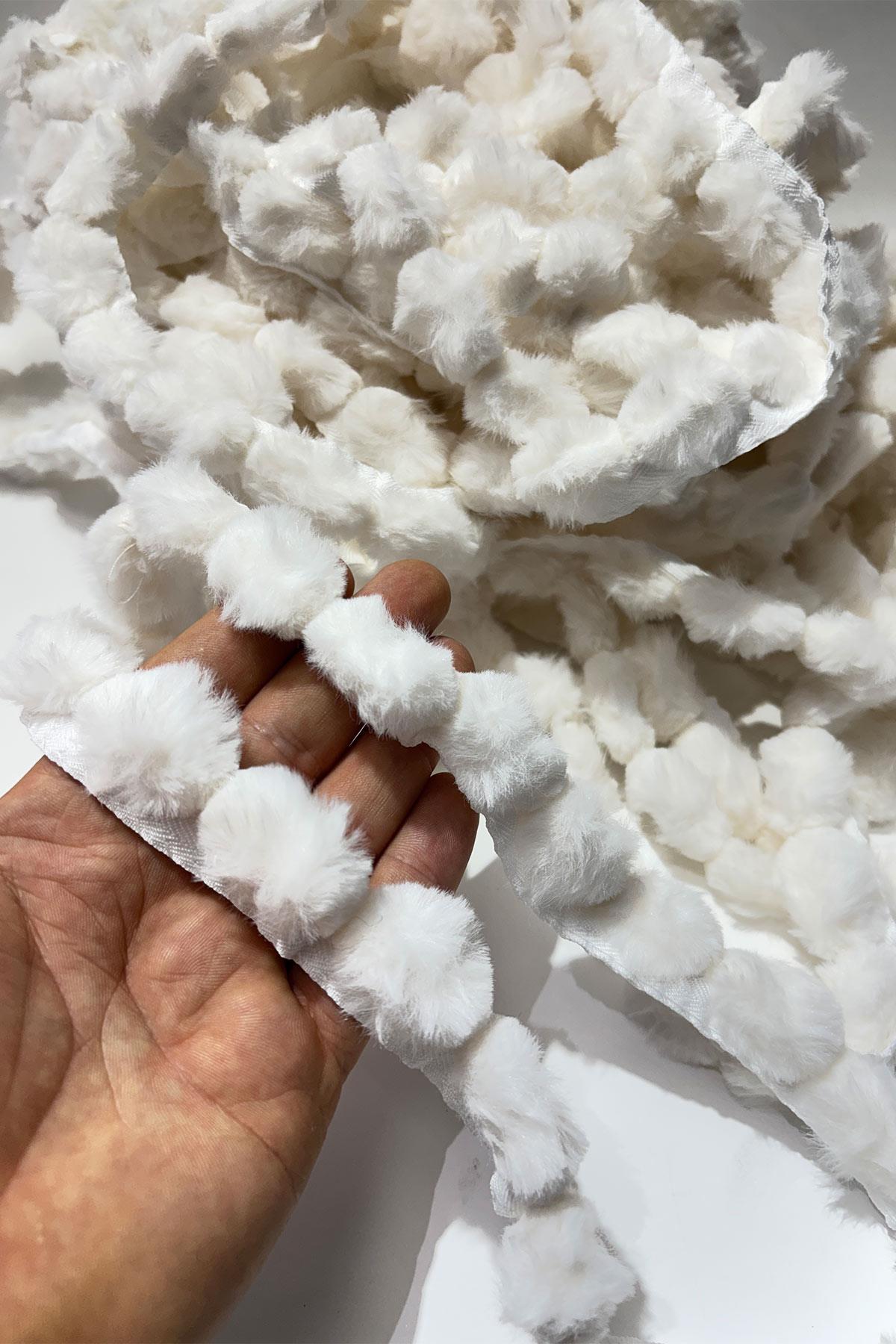 Beyaz Peluş Şerit Ponpon,Tavşan Kuyruğu Ponpon,Peluş Ponpon 1 mt