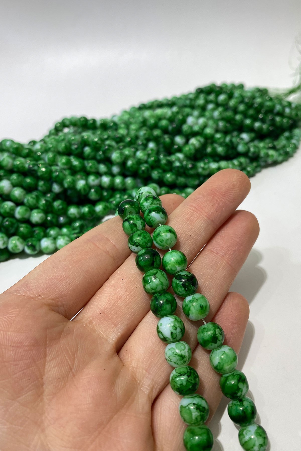 Çimen Yeşili Desenli Dizi Cam Boncuk 8 mm
