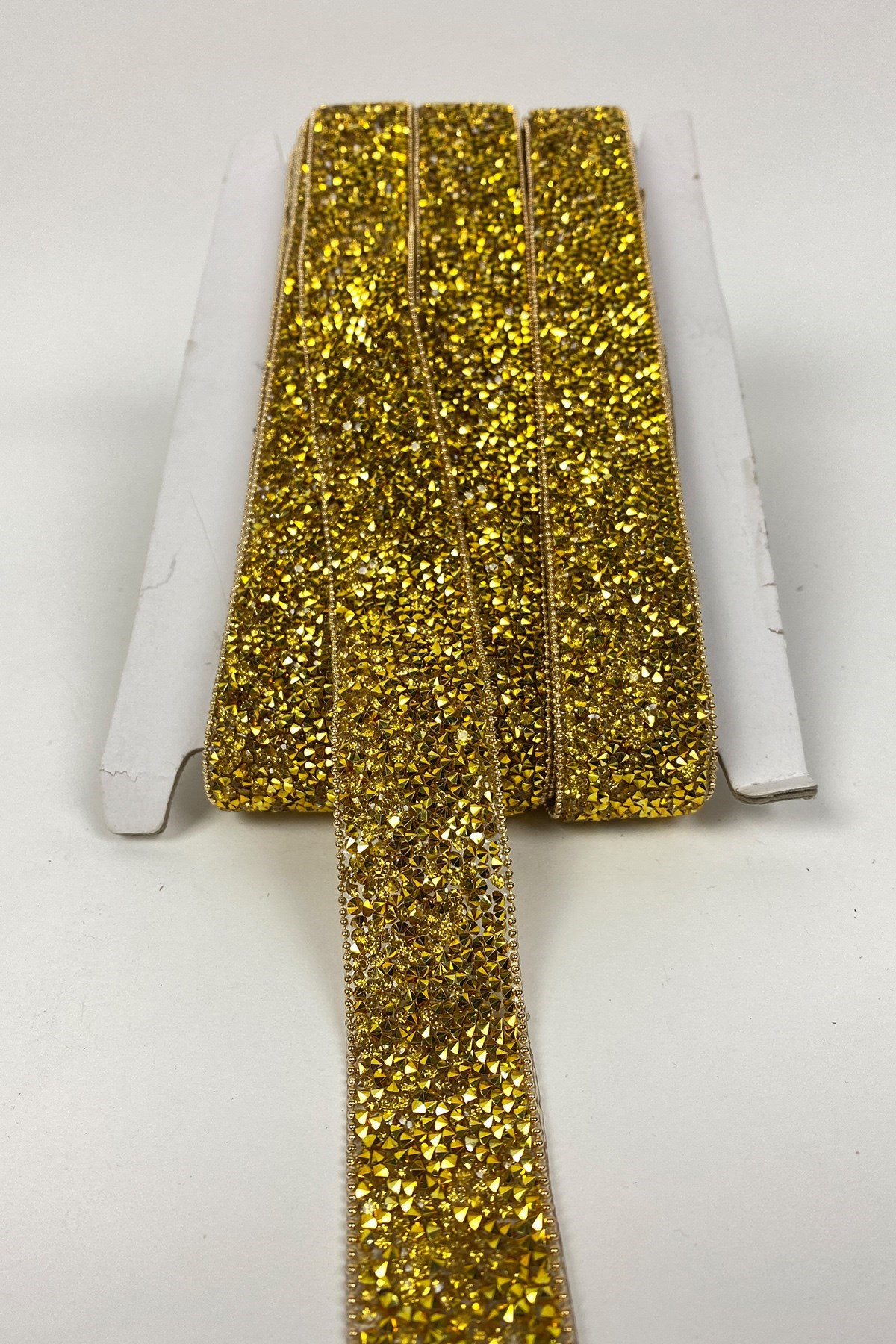 Gold Ütüyle Yapışan Taşlı Zincirli Şerit Aplik