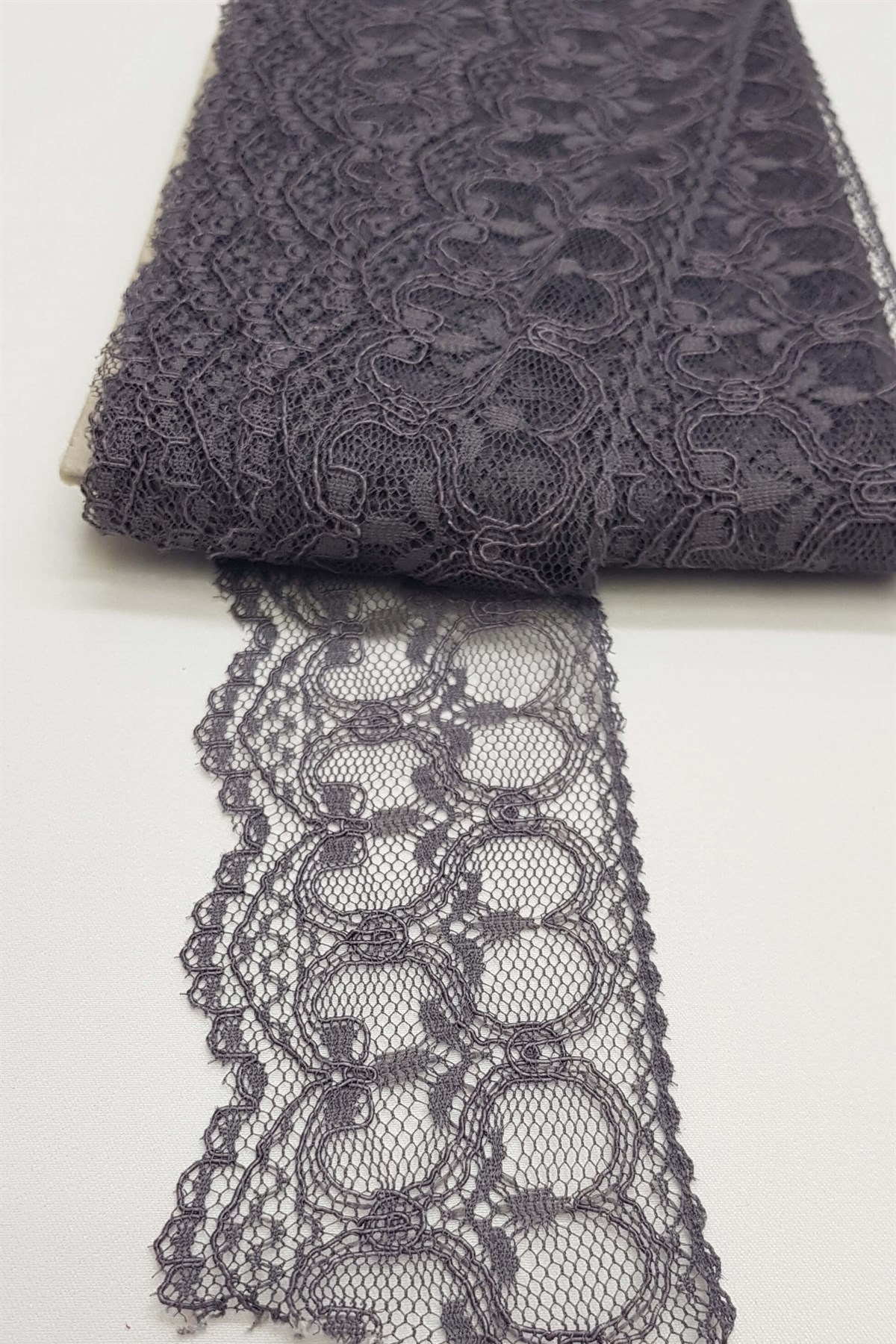 Gri Kolalı Kuğu Dantel 6 cm