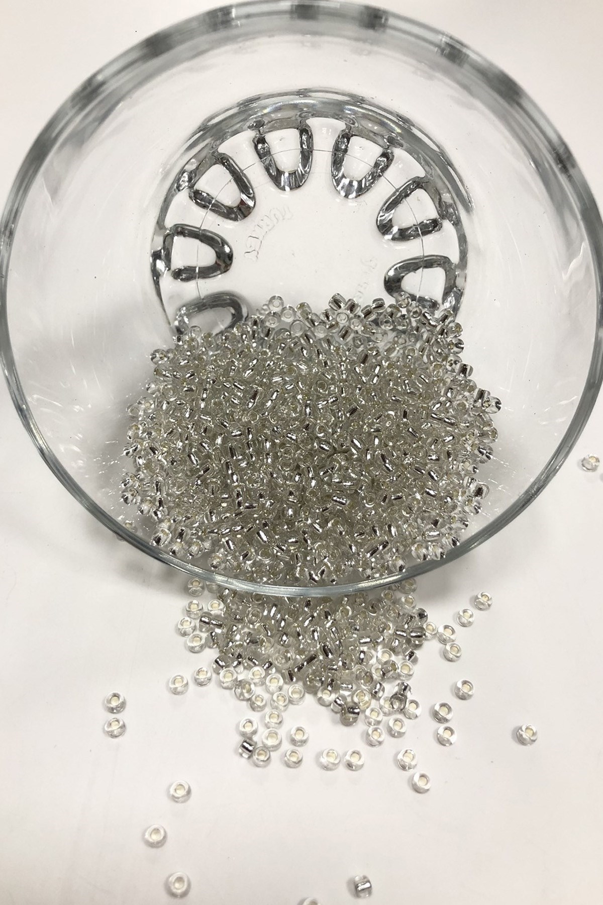 Gümüş Renk Kum Boncuk 2 mm 50 Grm