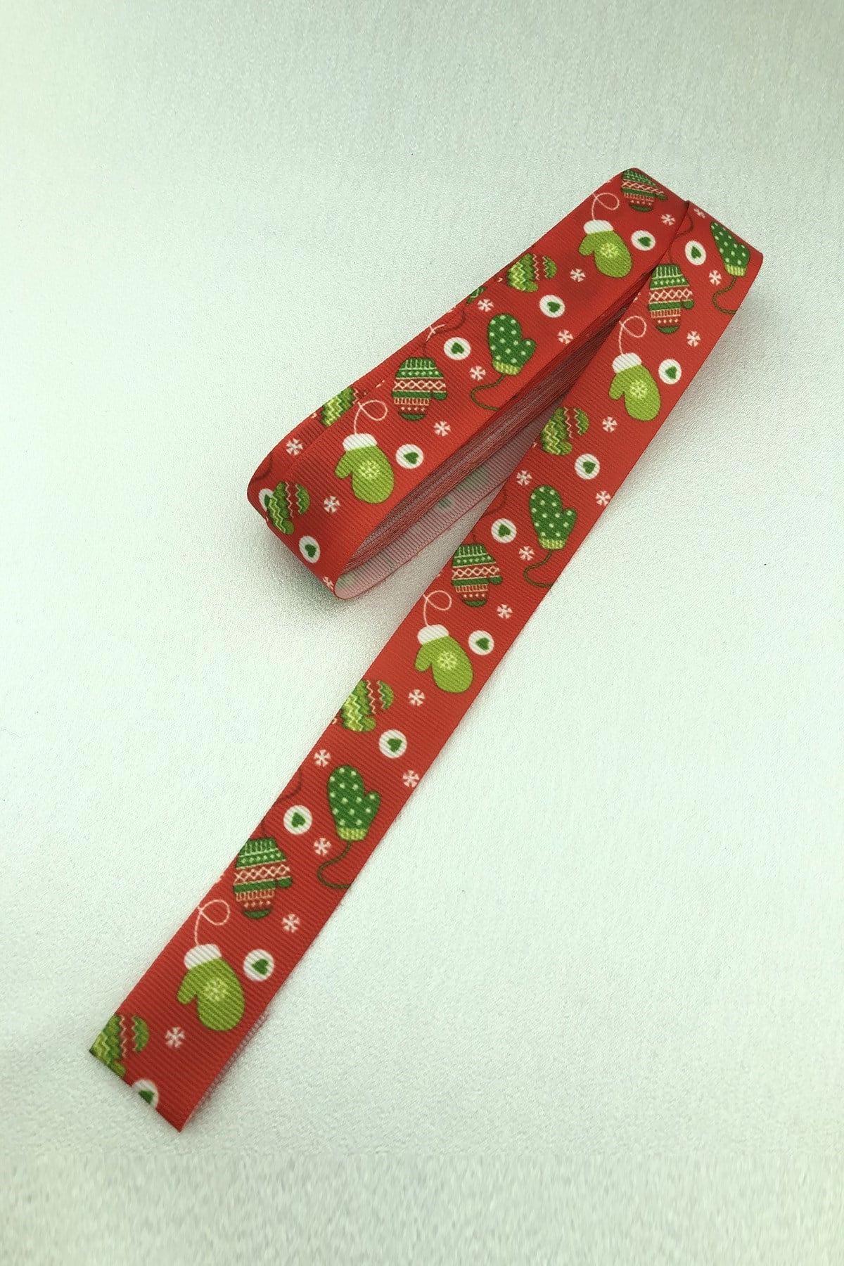 Kırmızı Eldiven Baskılı Grogren Yılbaşı Kurdelesi 2,5 CM