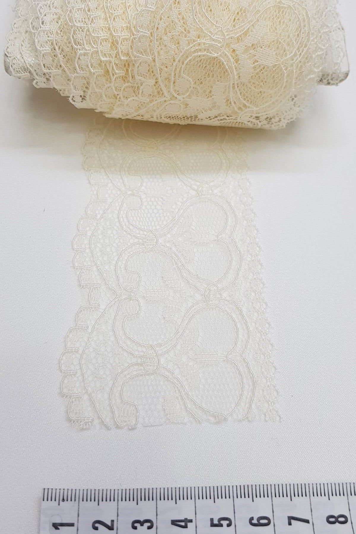 Krem Kolalı Kuğu Dantel