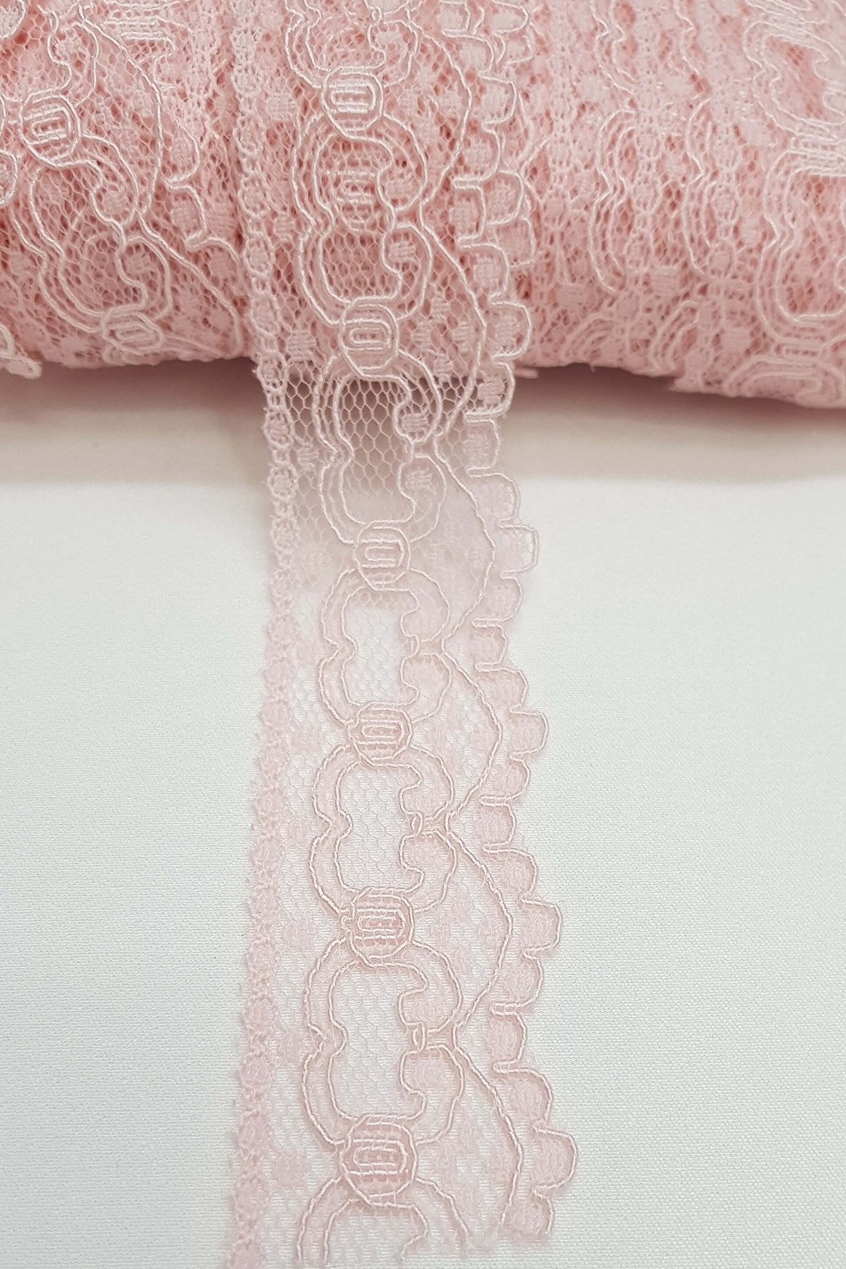 Pembe Kolalı Kugu Dantel