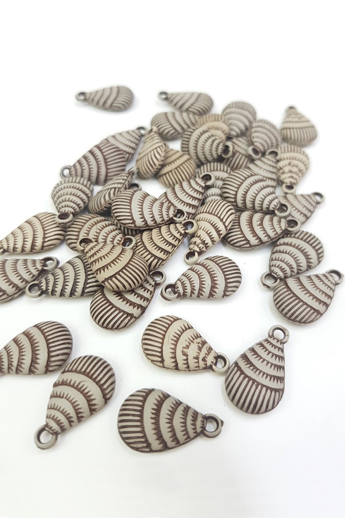 Plastik Kahveli Midye Deniz Kabuğu