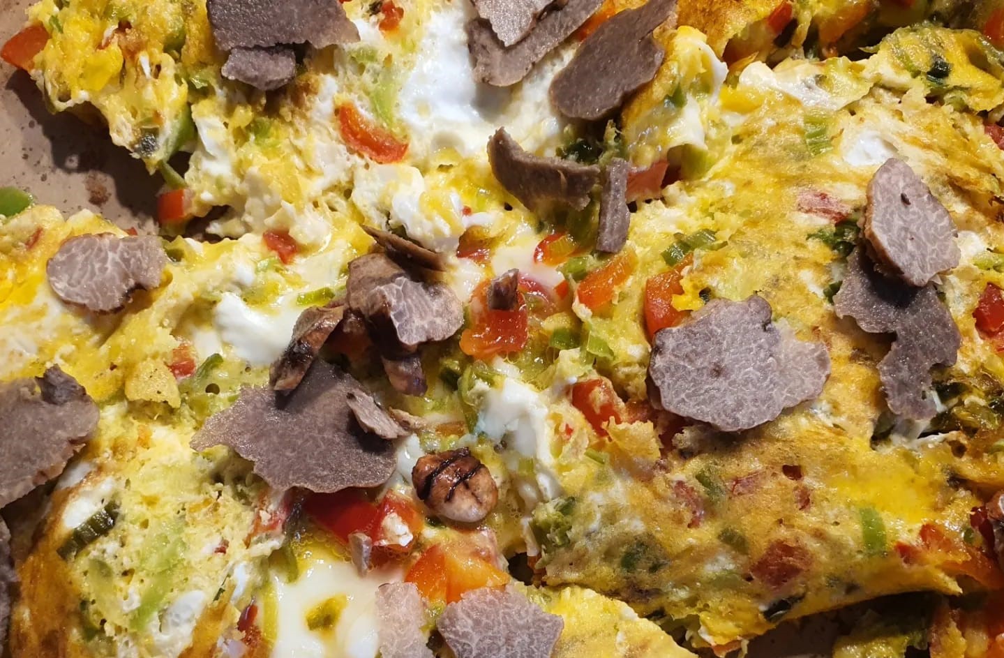 Trüf Mantarlı Sebzeli Omlet