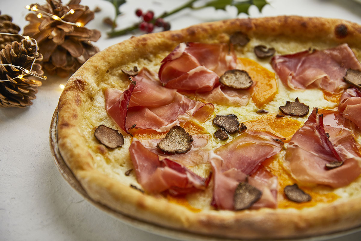 Yılbaşı Özel Tarifler: Trüf Mantarlı Mini Pizza