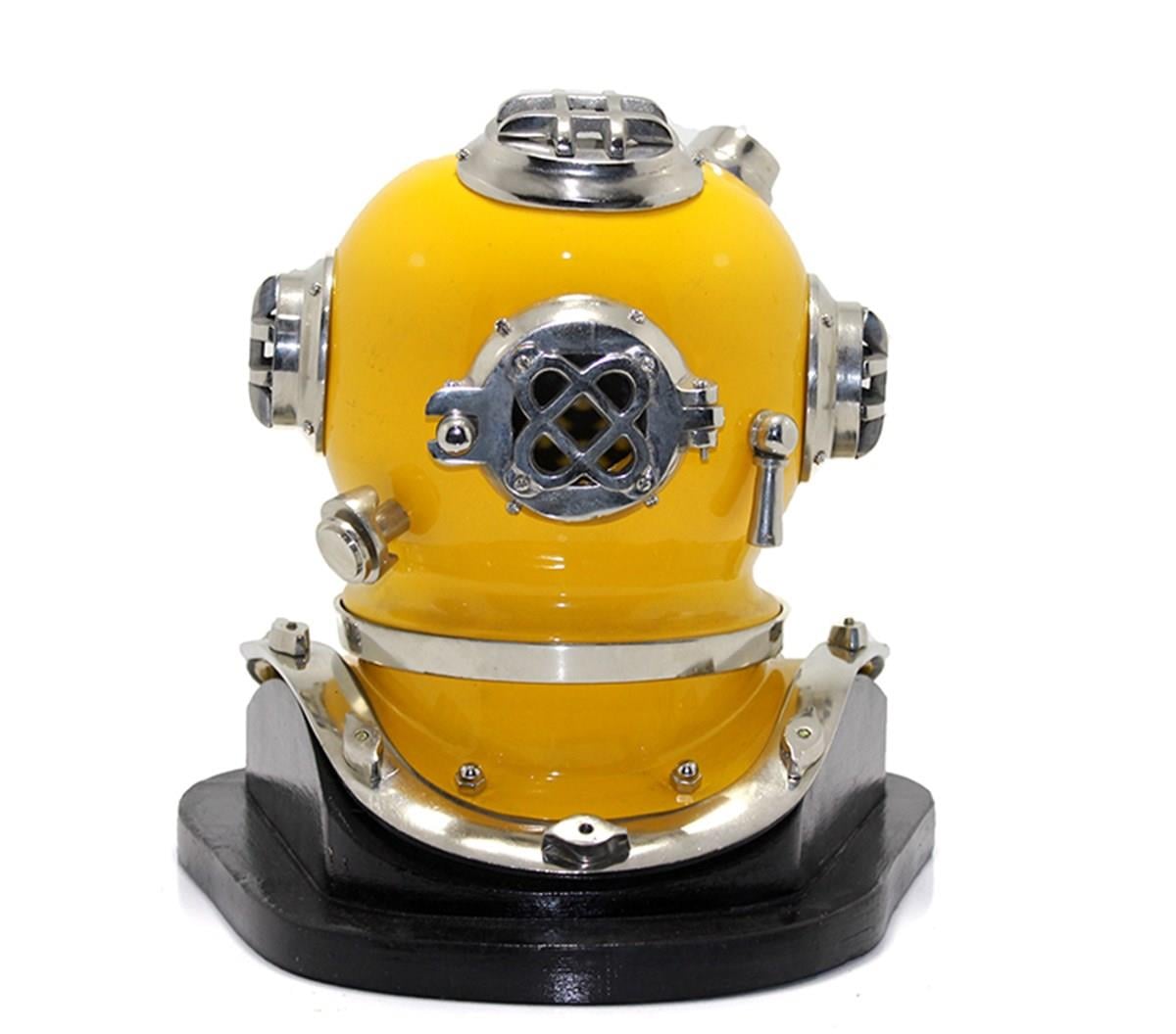 AHŞAP STANDLI MARK V DALGIÇ BAŞLIK MASA DEKORU SARI ORTA BOY