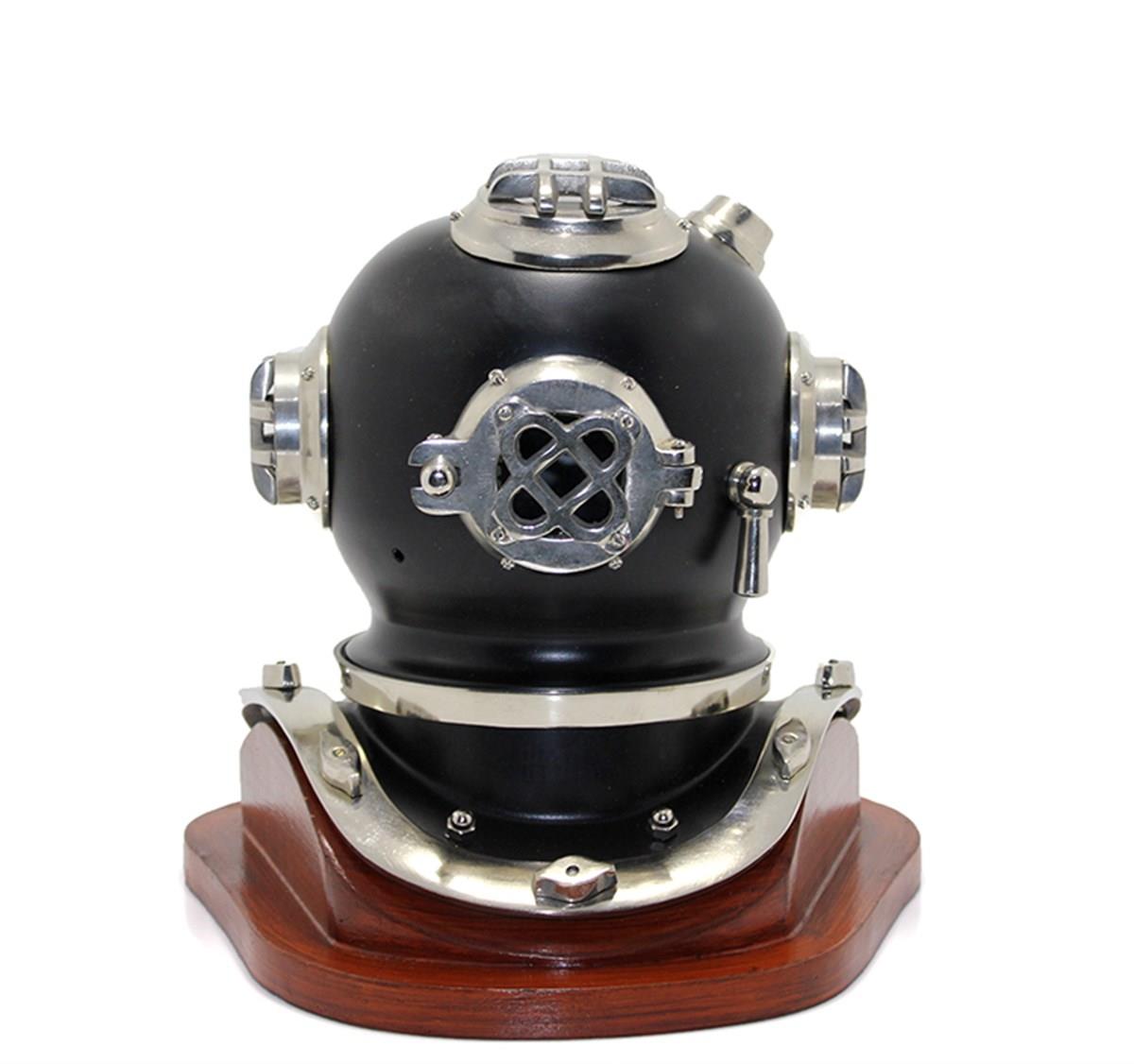 AHŞAP STANDLI MARK V DALGIÇ BAŞLIK MASA DEKORU SİYAH ORTA BOY