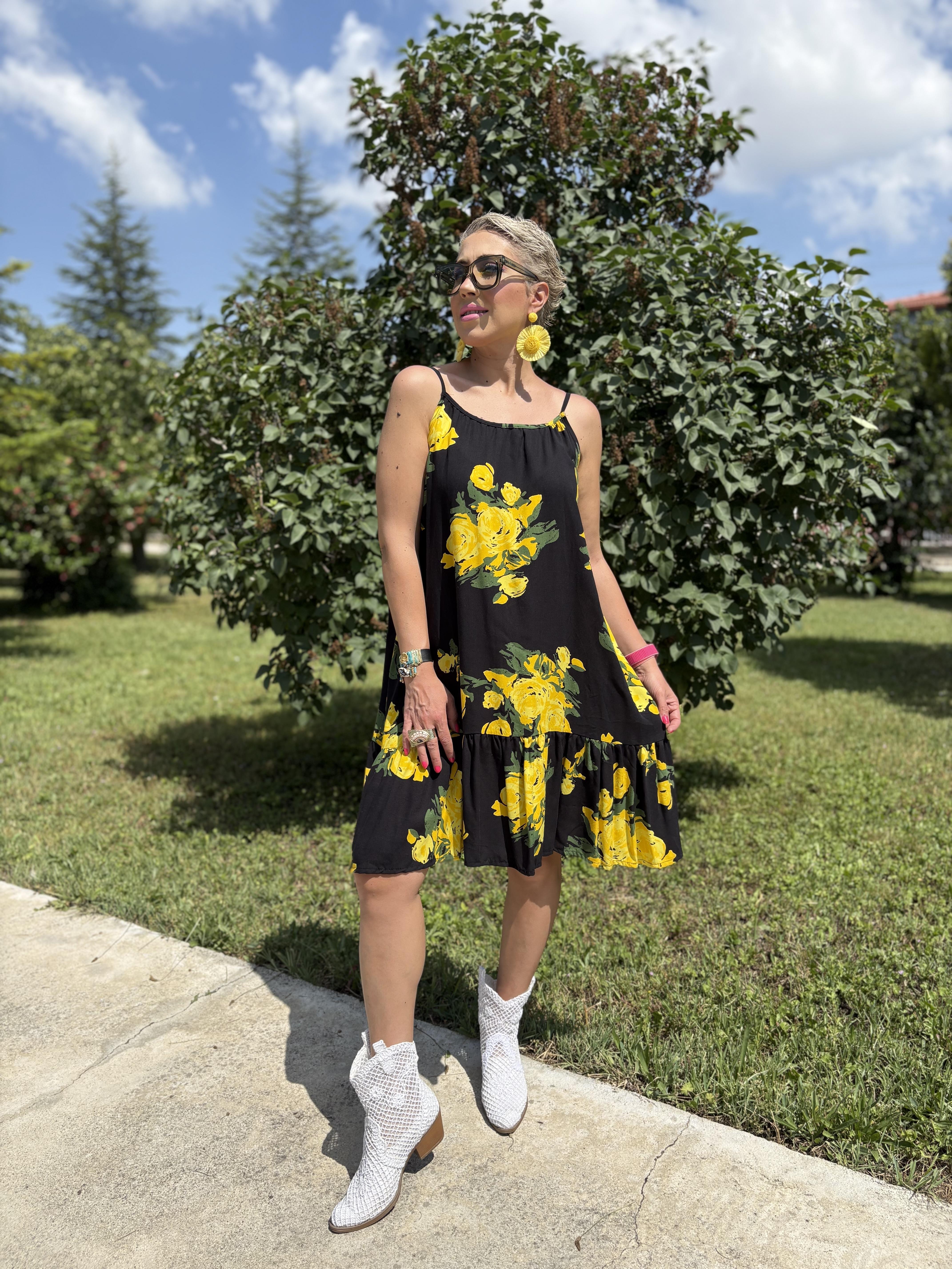 Çiçek Desenli Askılı Siyah Elbise