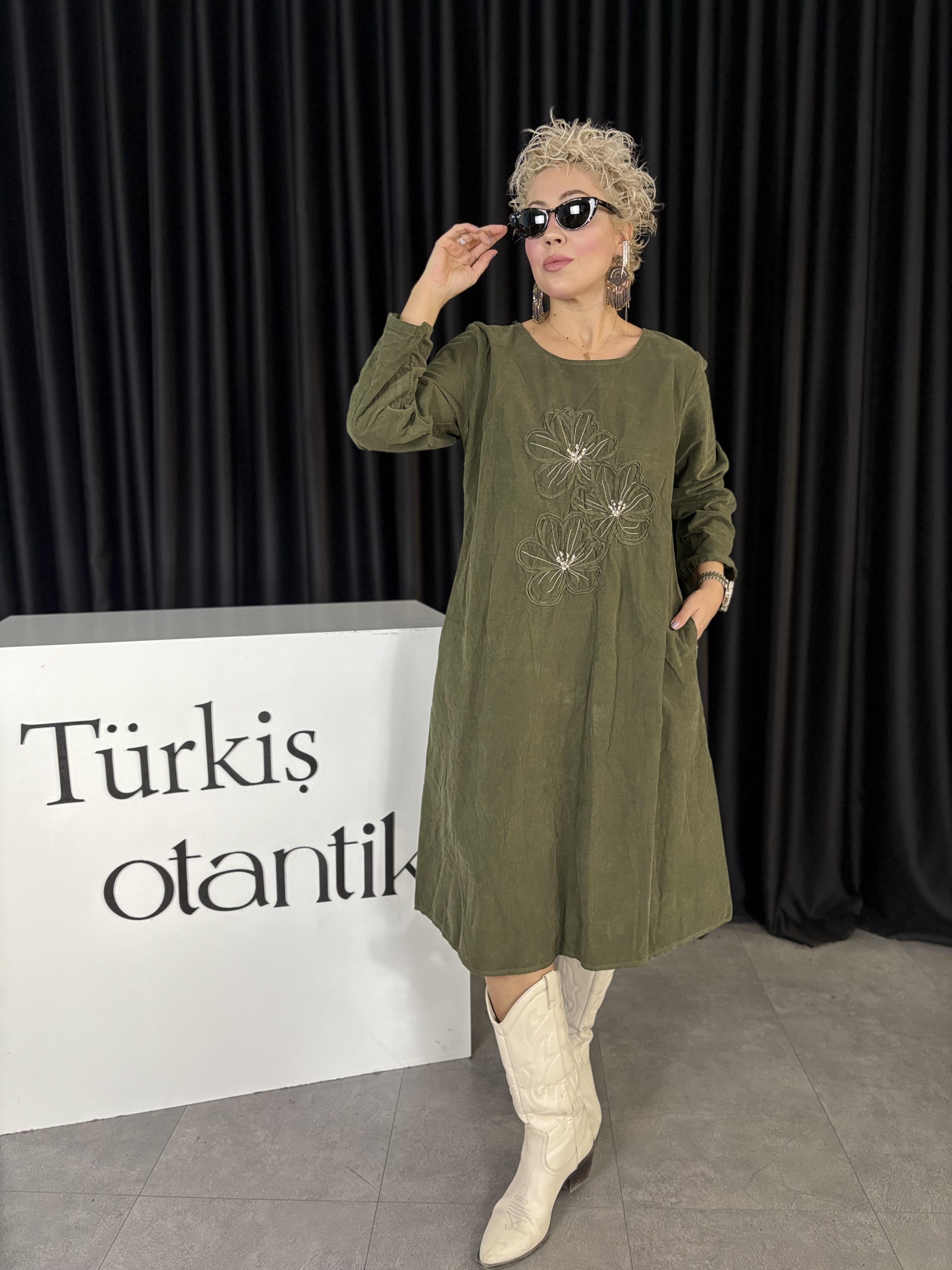 Çiçek Detaylı İtalyan Haki Kadife Elbise
