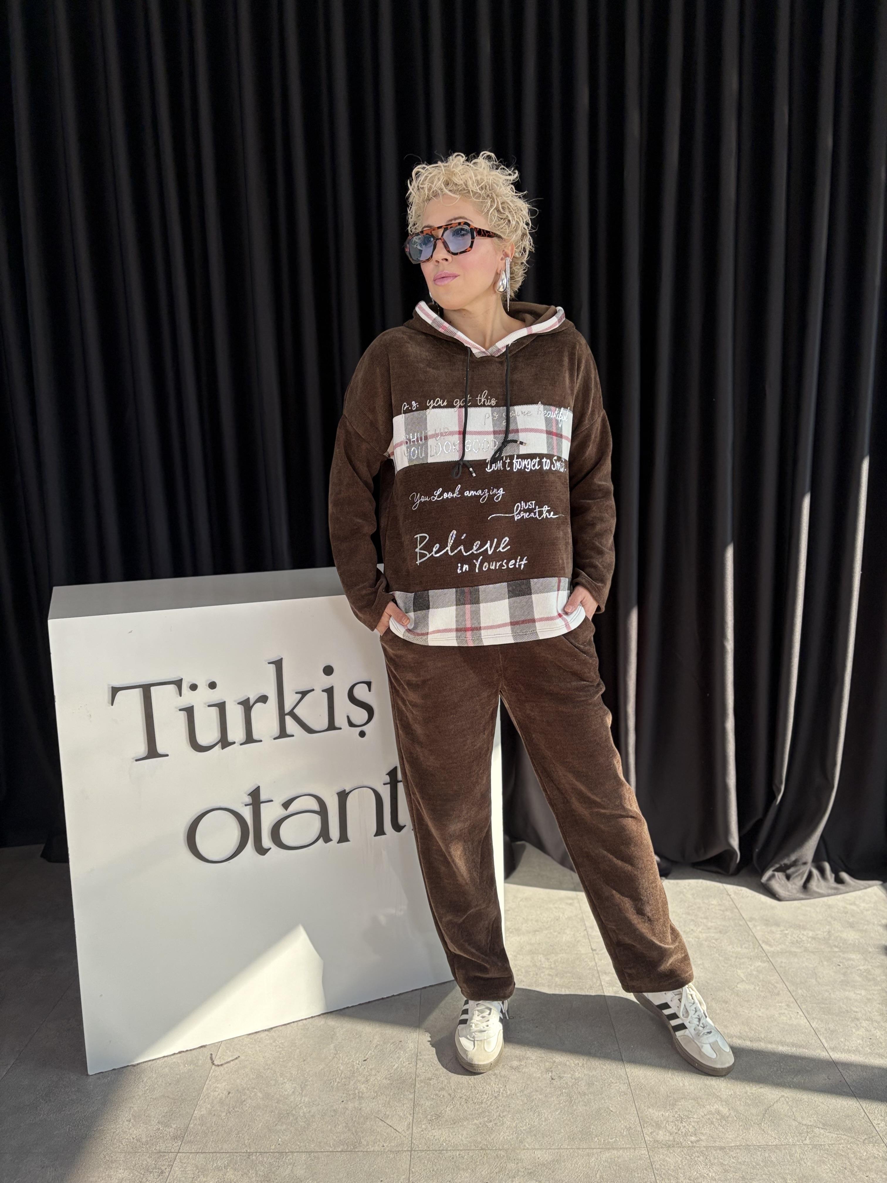 Ekose Detaylı İtalyan Kahve Kadife Takım