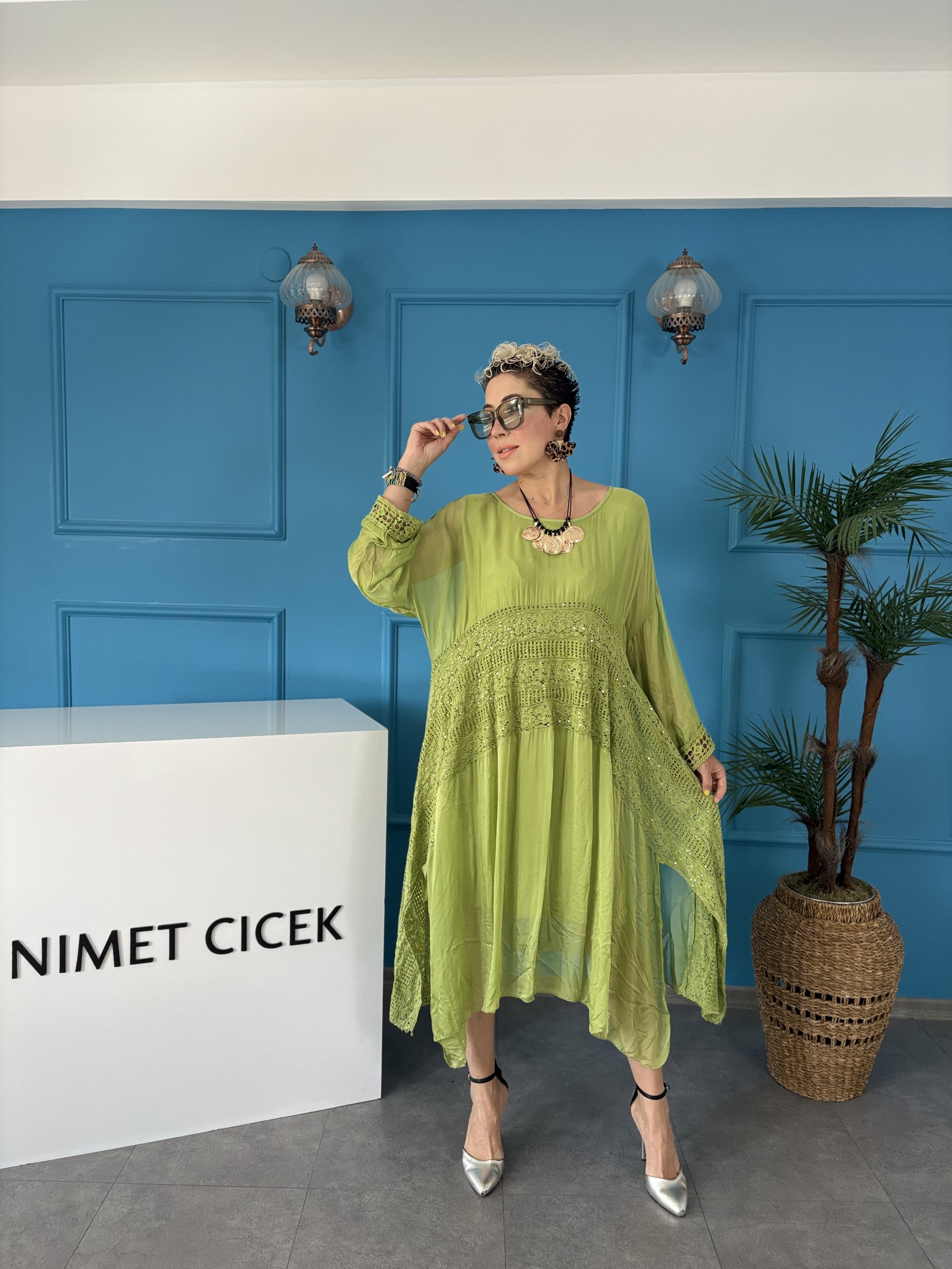 İpek Dantel ve Payet İşlemeli Yağ Yeşili İtalyan Elbise