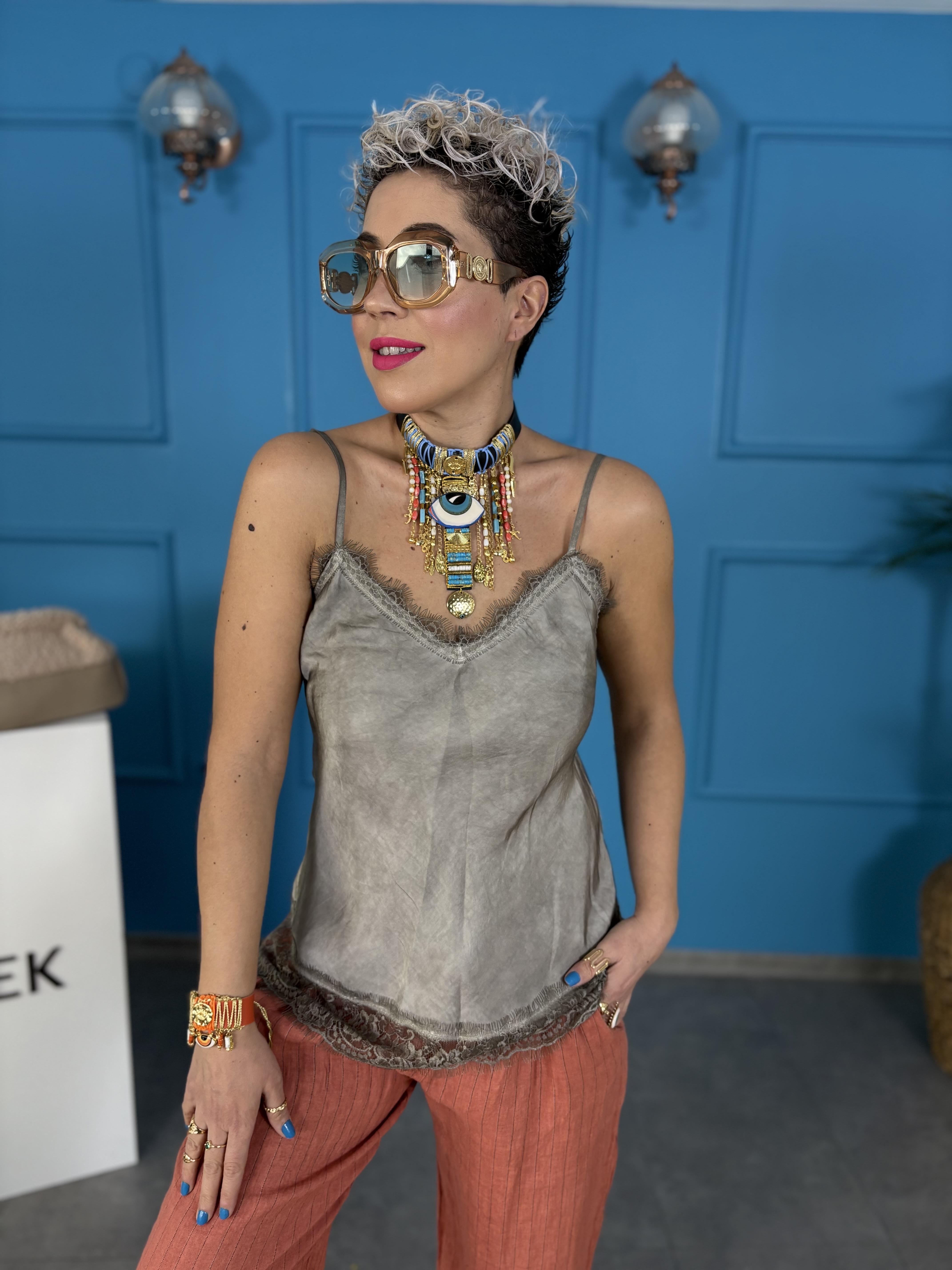 İtalyan Askılı Dantelli Vizon İpek Bluz