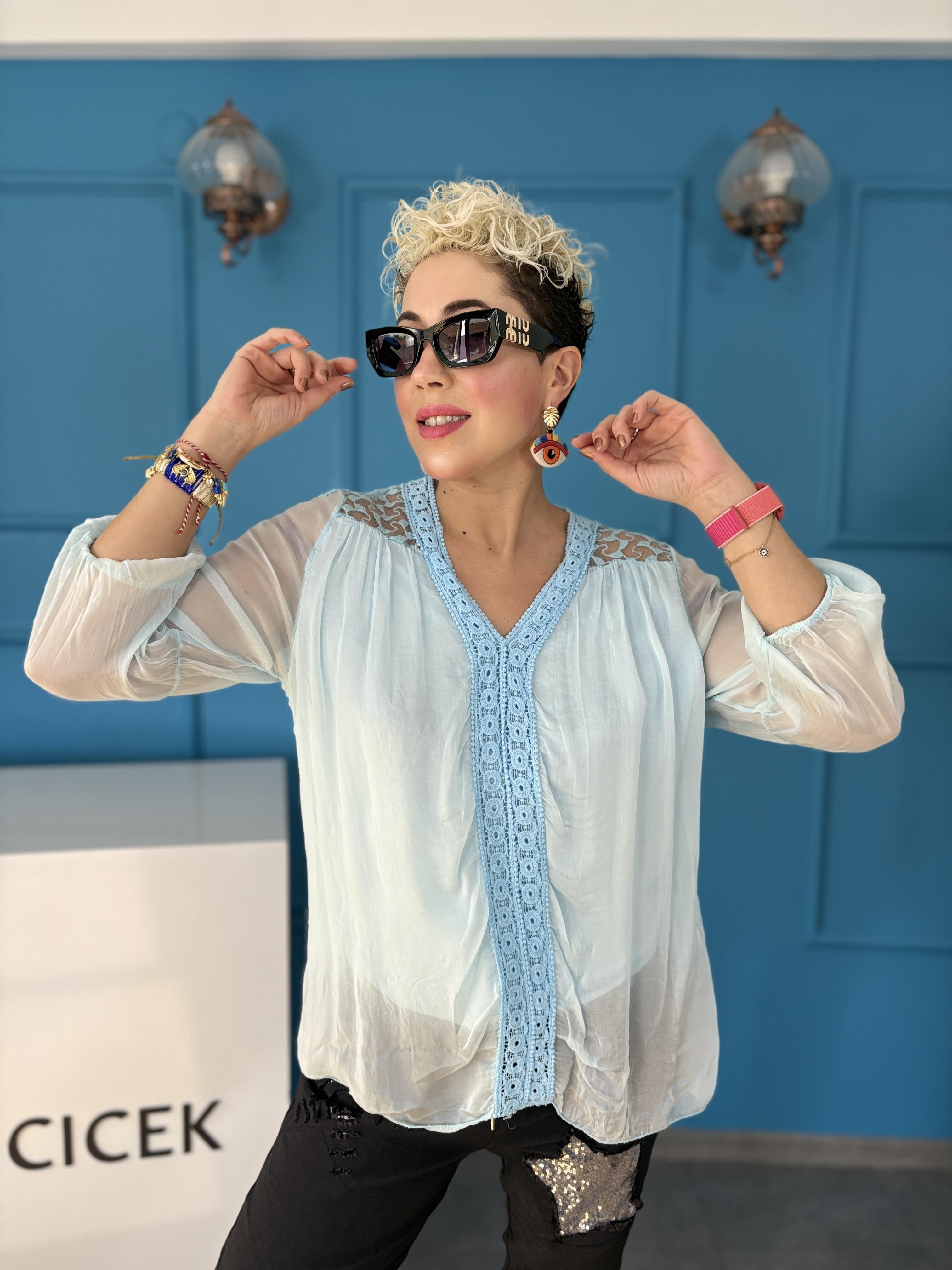 İtalyan Güpürlü Bebe Mavisi İpek Bluz