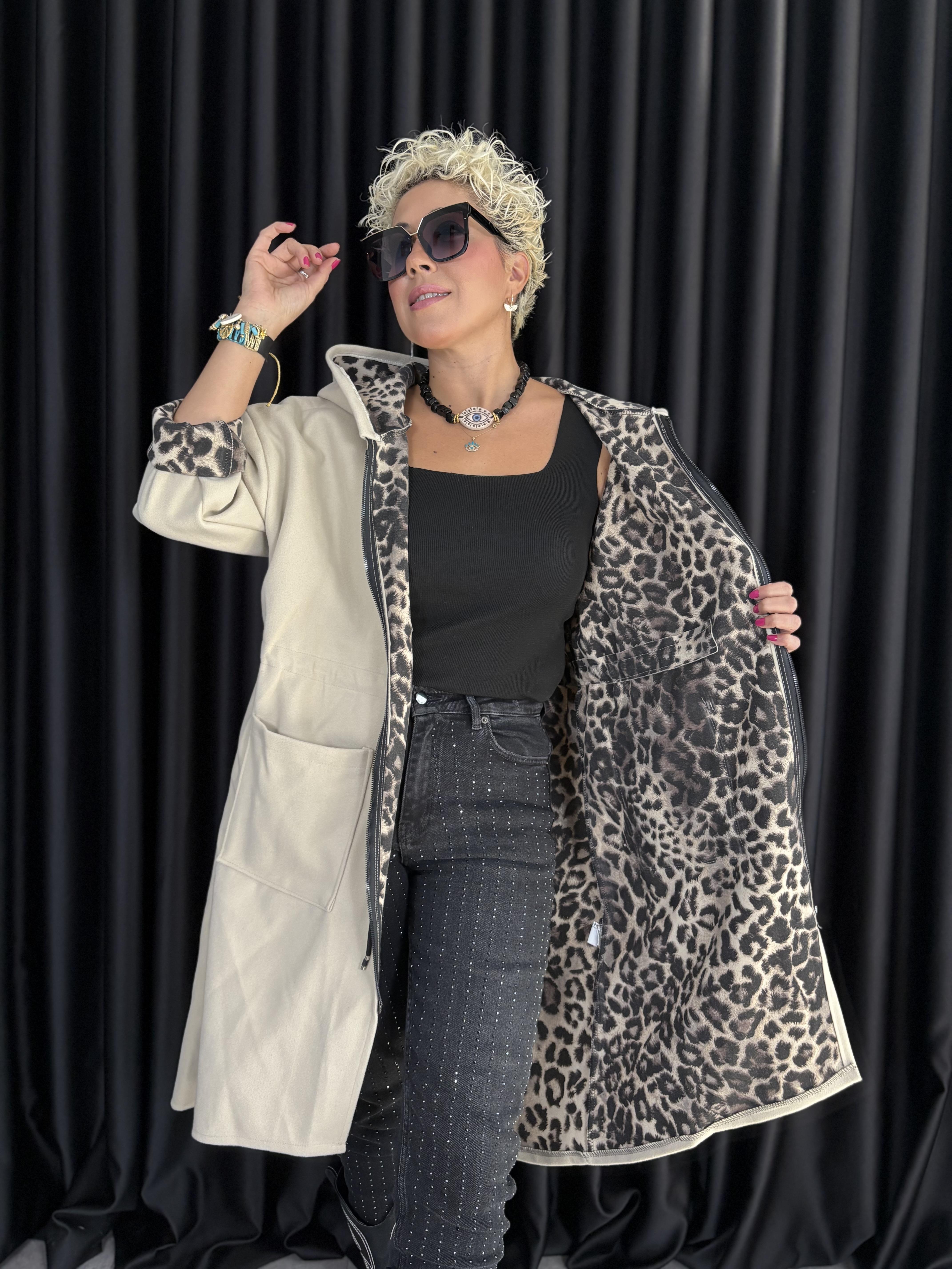 İtalyan İç Kısmı Leopar Detaylı Krem Kaşe Ceket