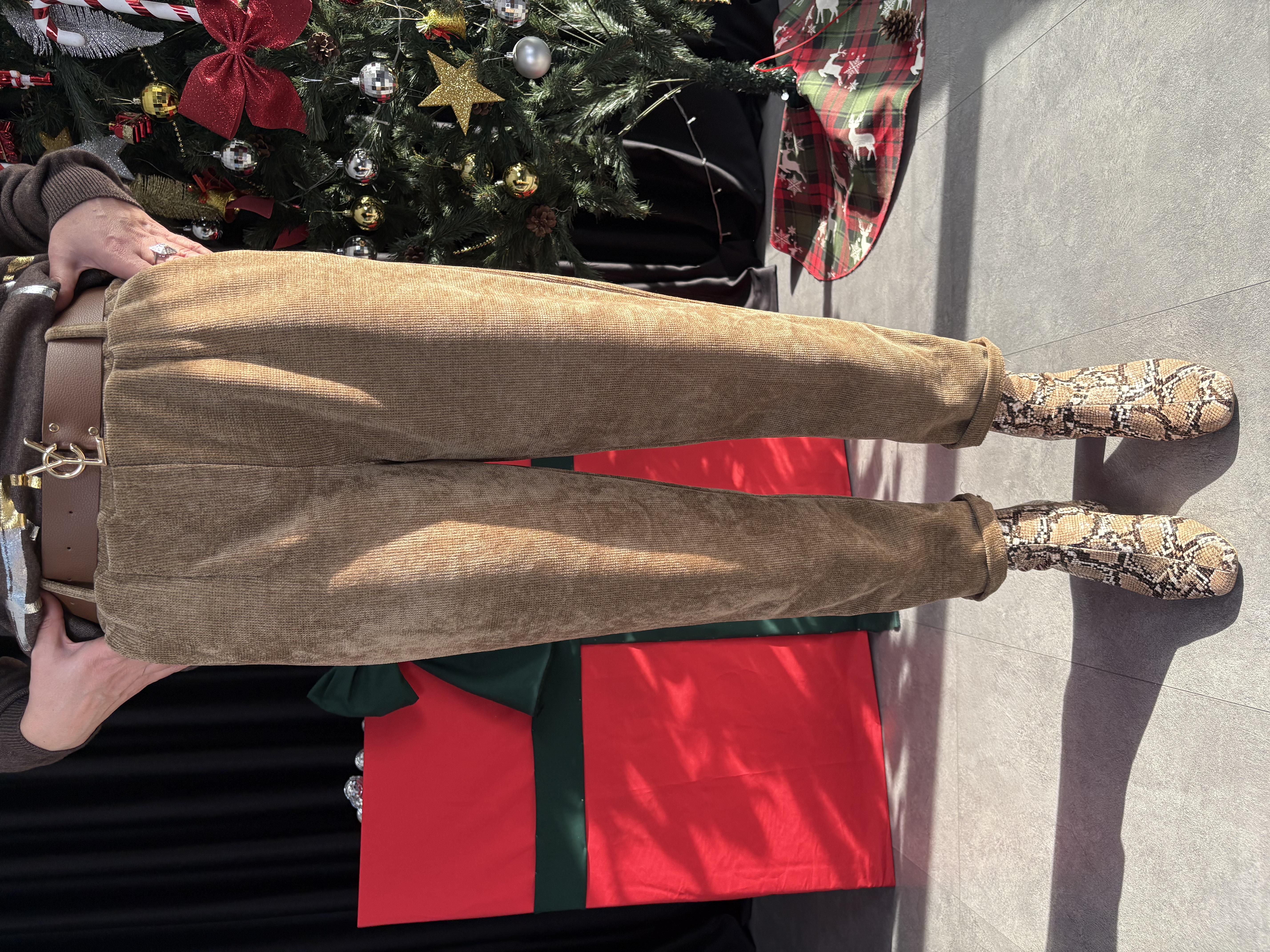 İtalyan Kadife Kemerli Camel Pantolon