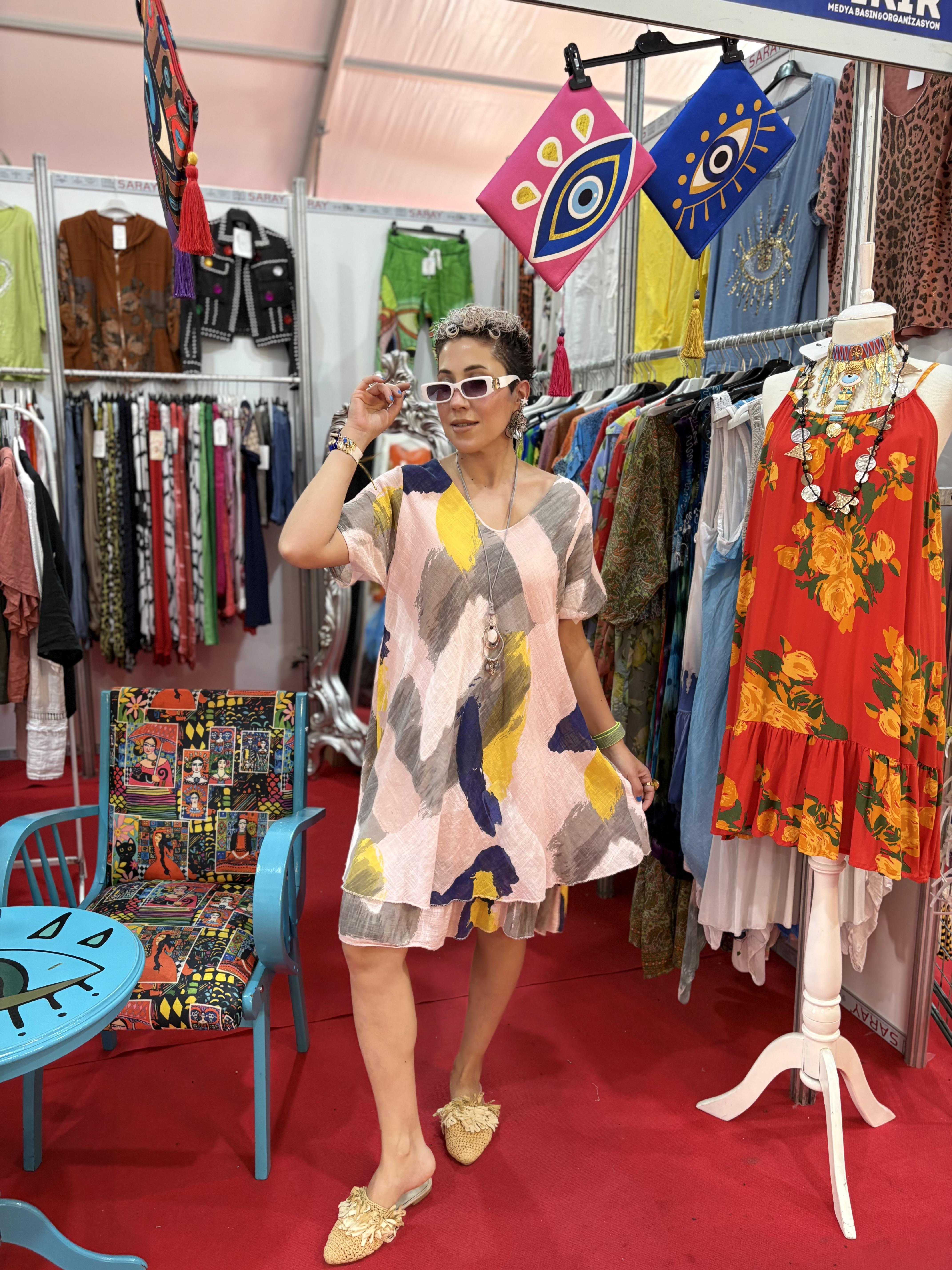 İtalyan Kolyeli Toz Pembe Keten Elbise