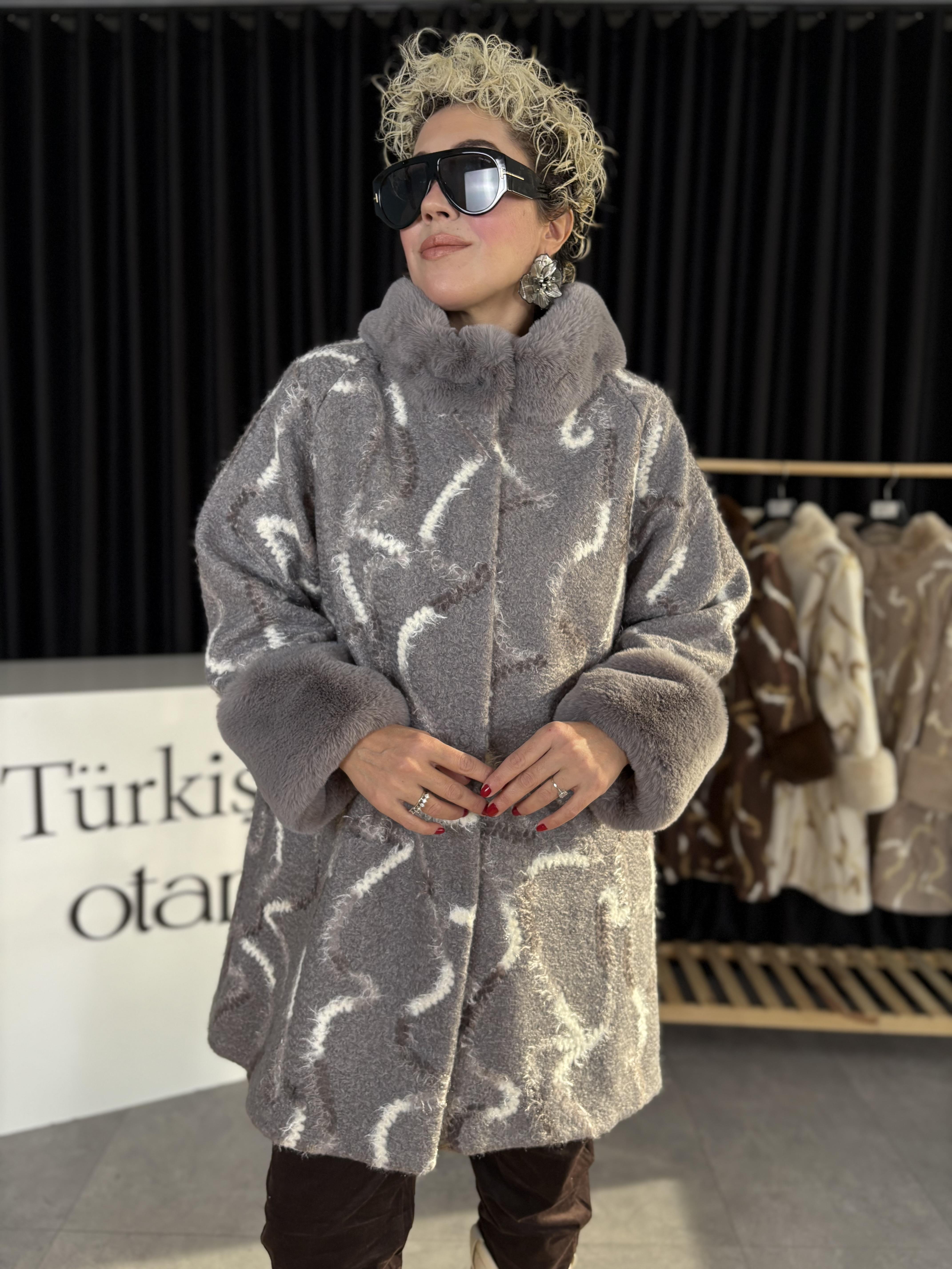 İtalyan Kürklü Gri Keçe Kaban