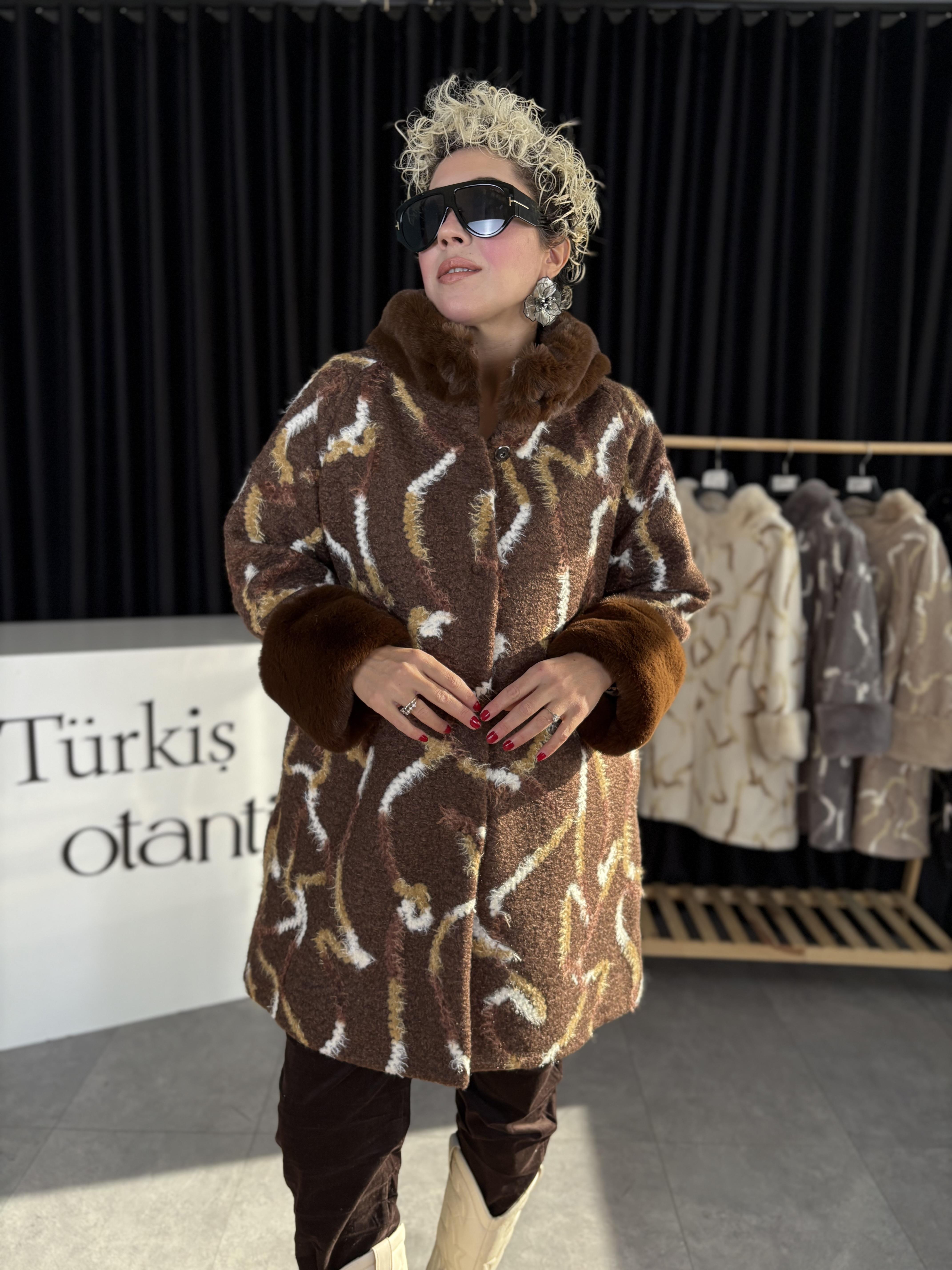 İtalyan Kürklü Kahve Keçe Kaban