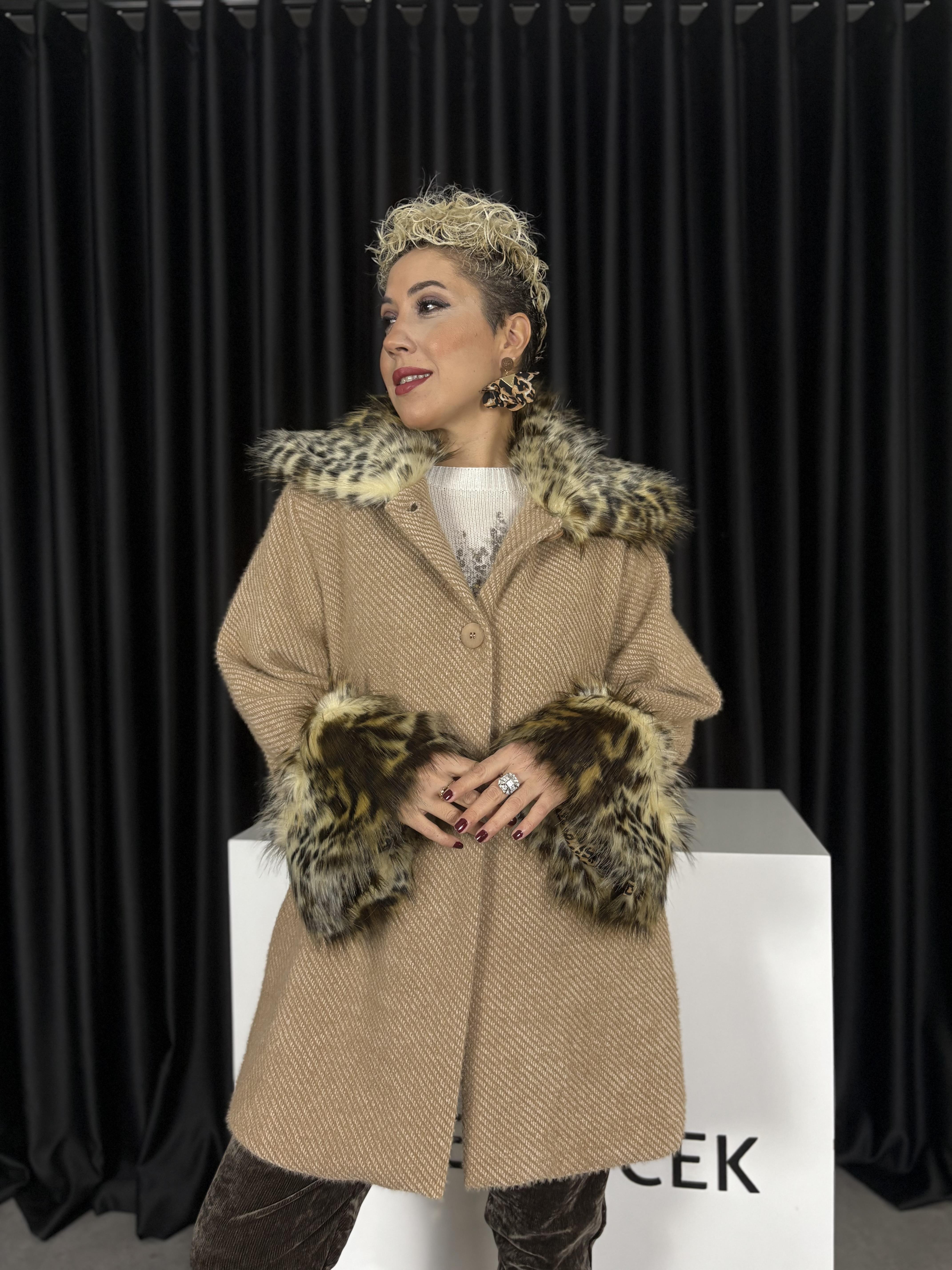 İtalyan Leopar Kürk Detaylı Camel Kaşe Panço Kaban