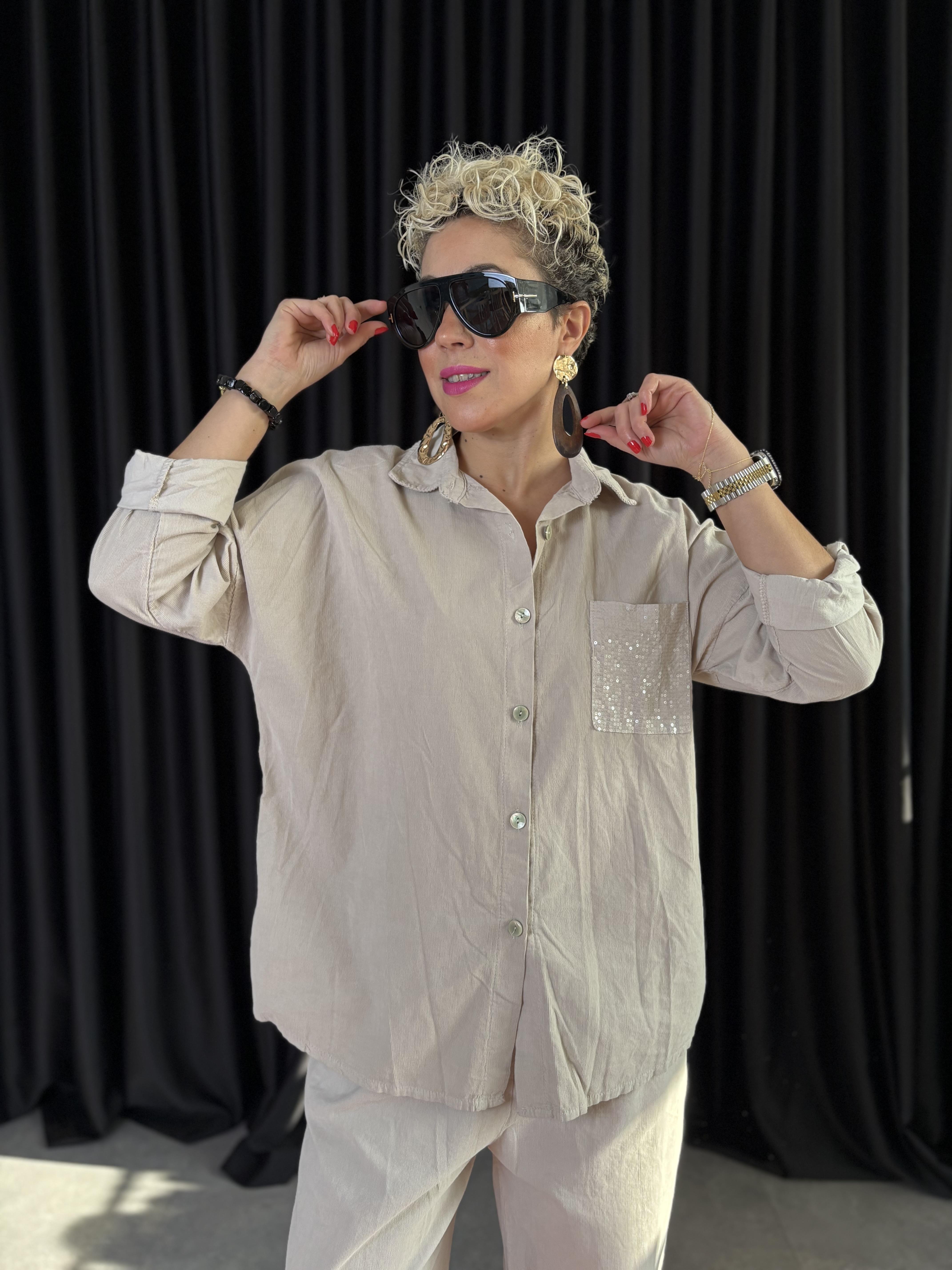 İtalyan Payet Cepli Bej Kadife Gömlek