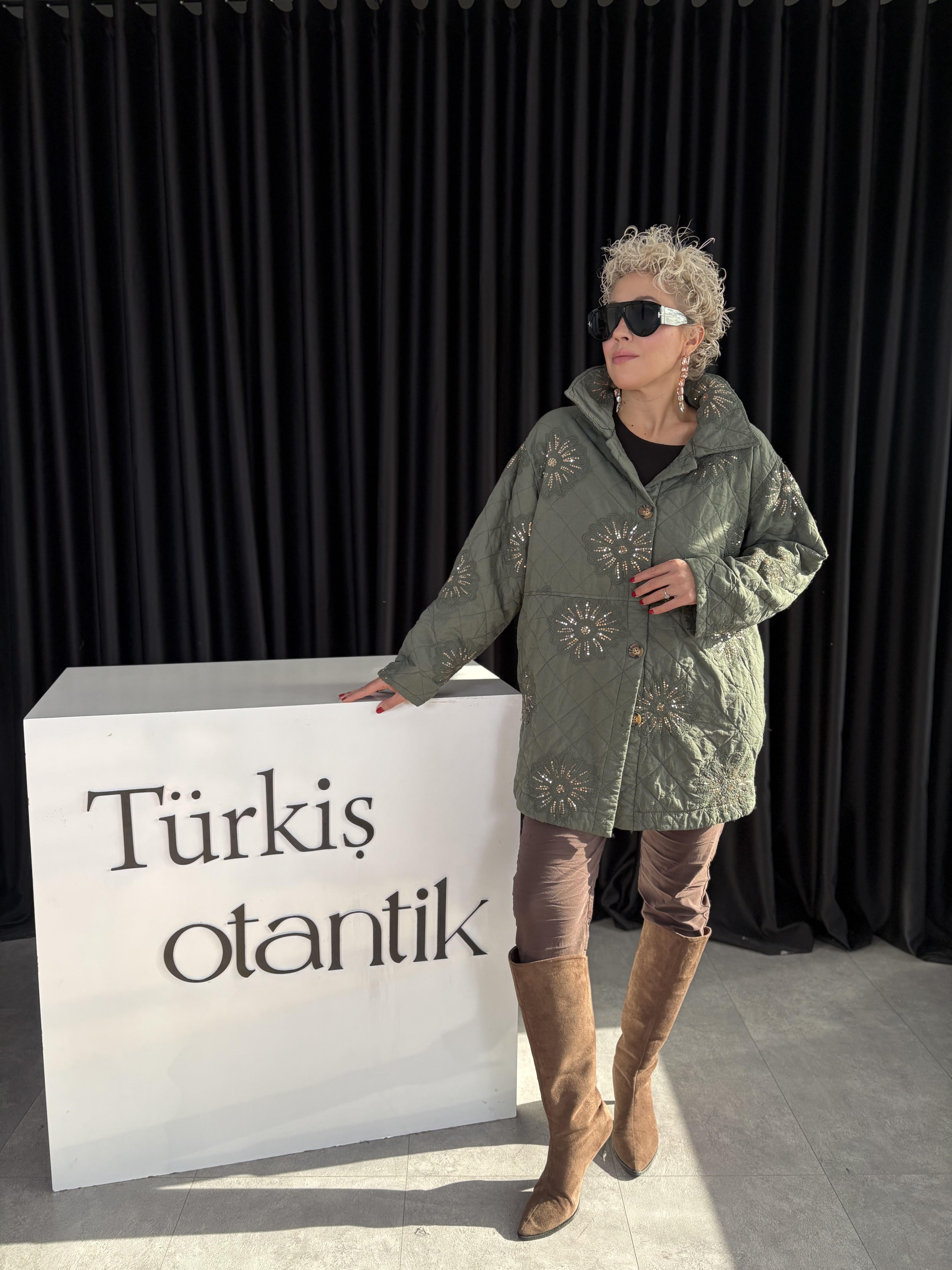 İtalyan Payet Detaylı Haki Kapitone Ceket