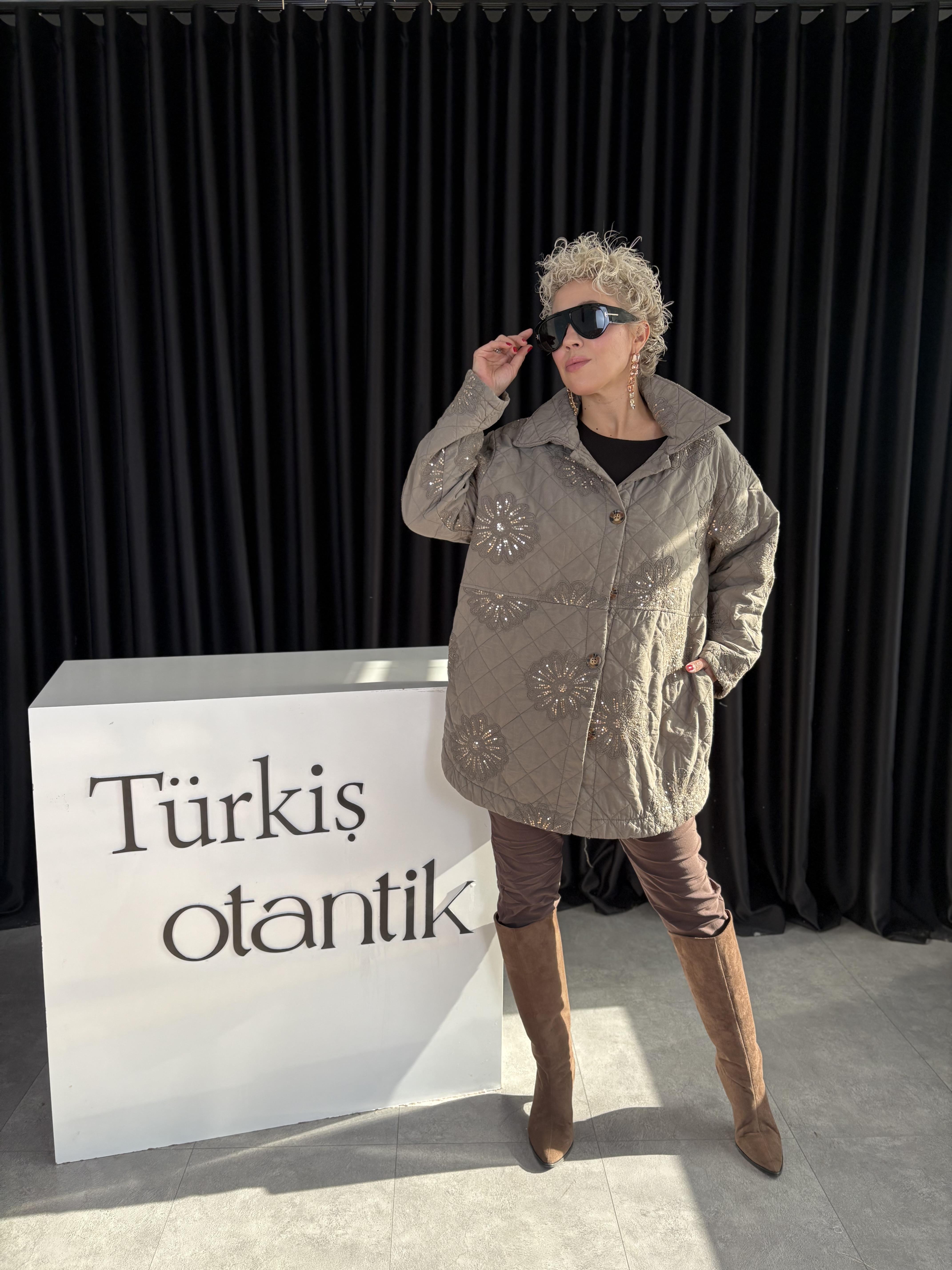 İtalyan Payet Detaylı Vizon Kapitone Ceket