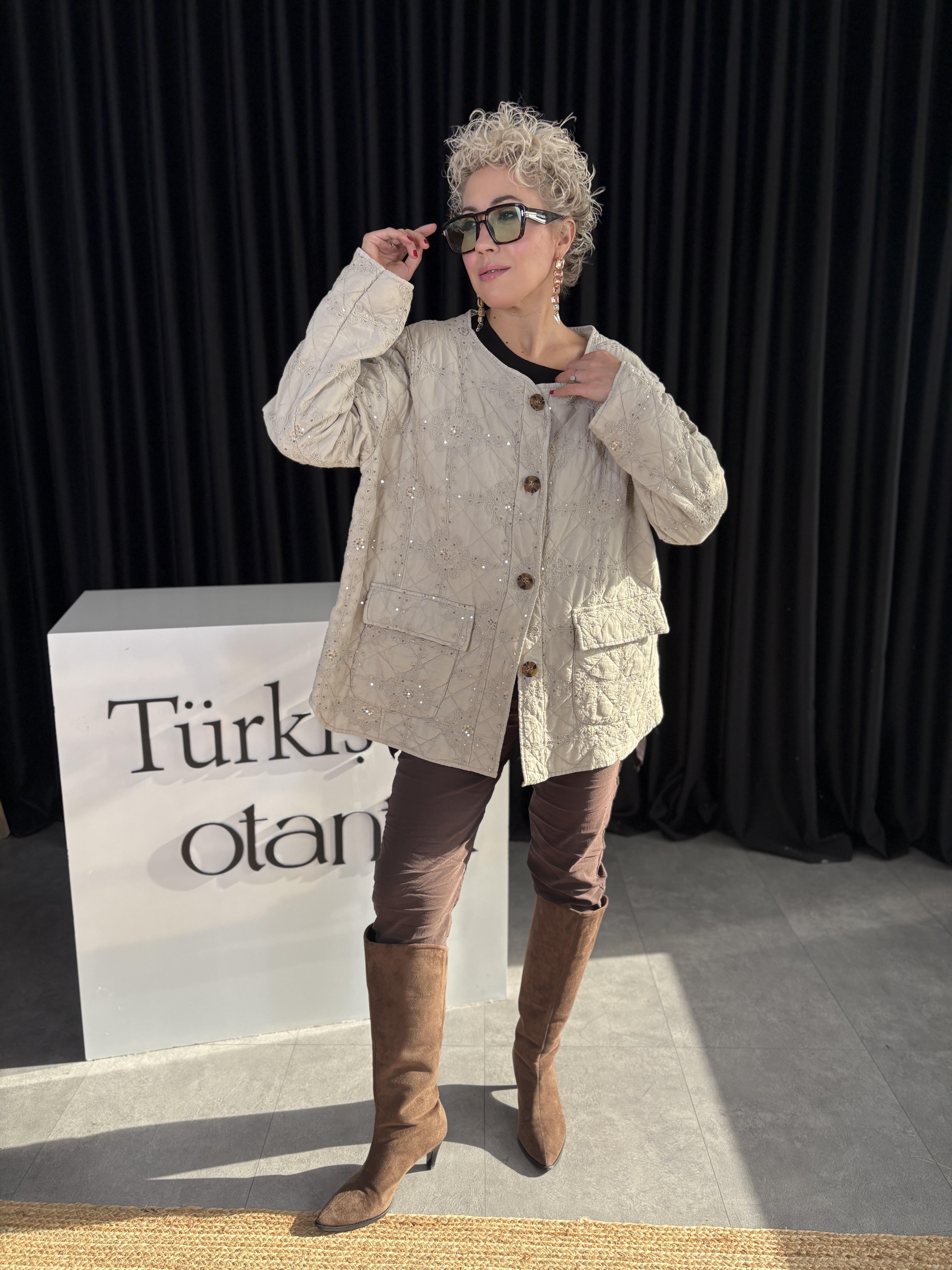 İtalyan Payetli Krem Kapitone Ceket