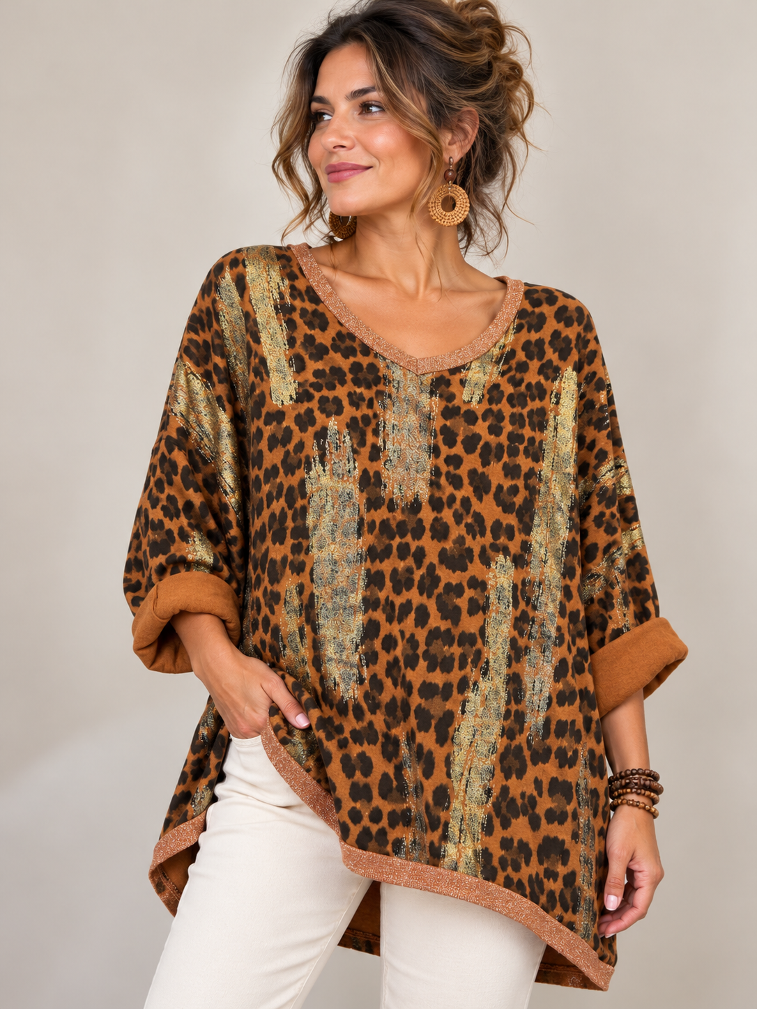 İtalyan Varak ve Leopar Detaylı Kolyeli Kahve Bluz