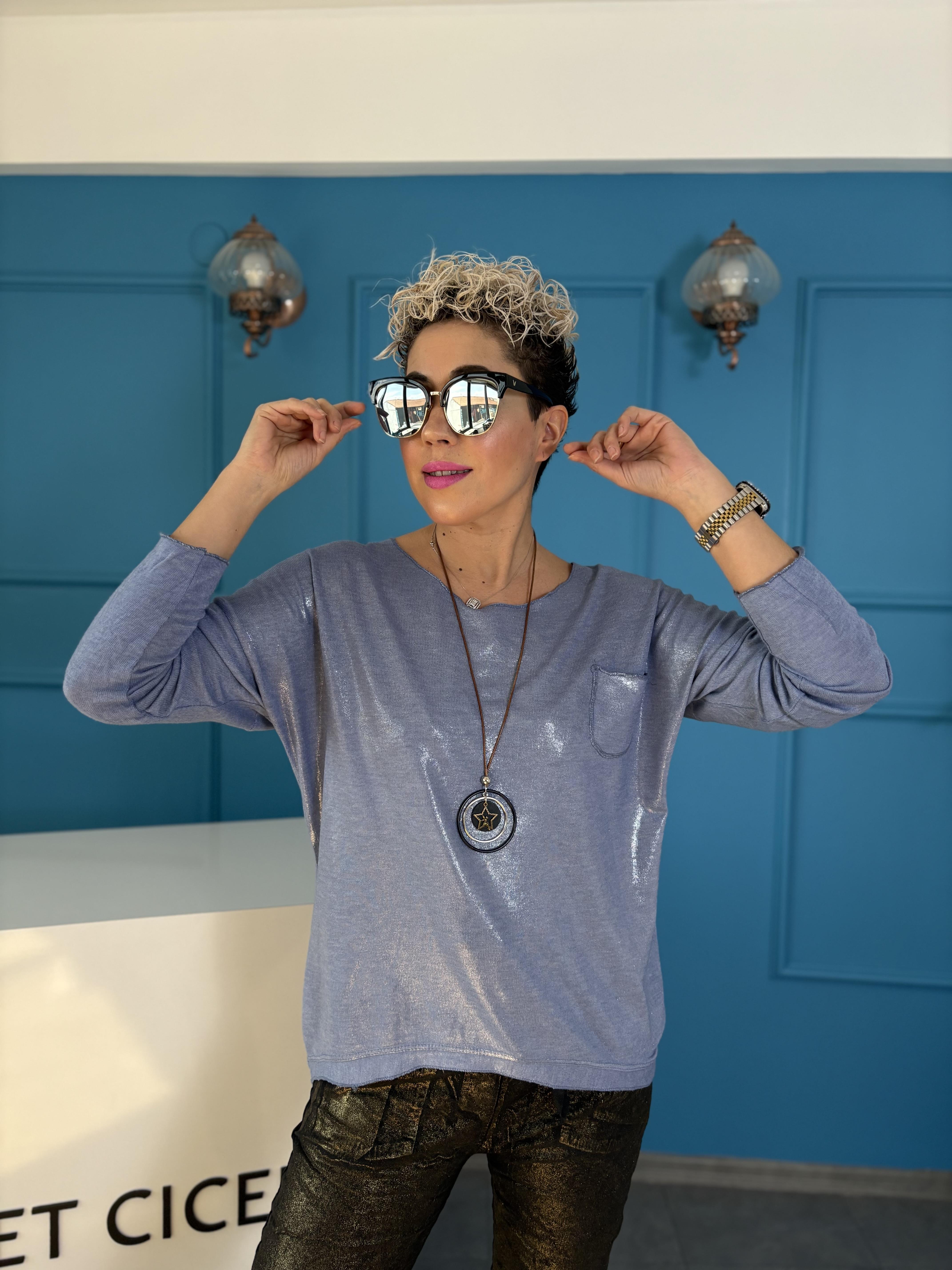 İtalyan Varaklı Cep Detaylı Kolyeli Mavi Bluz