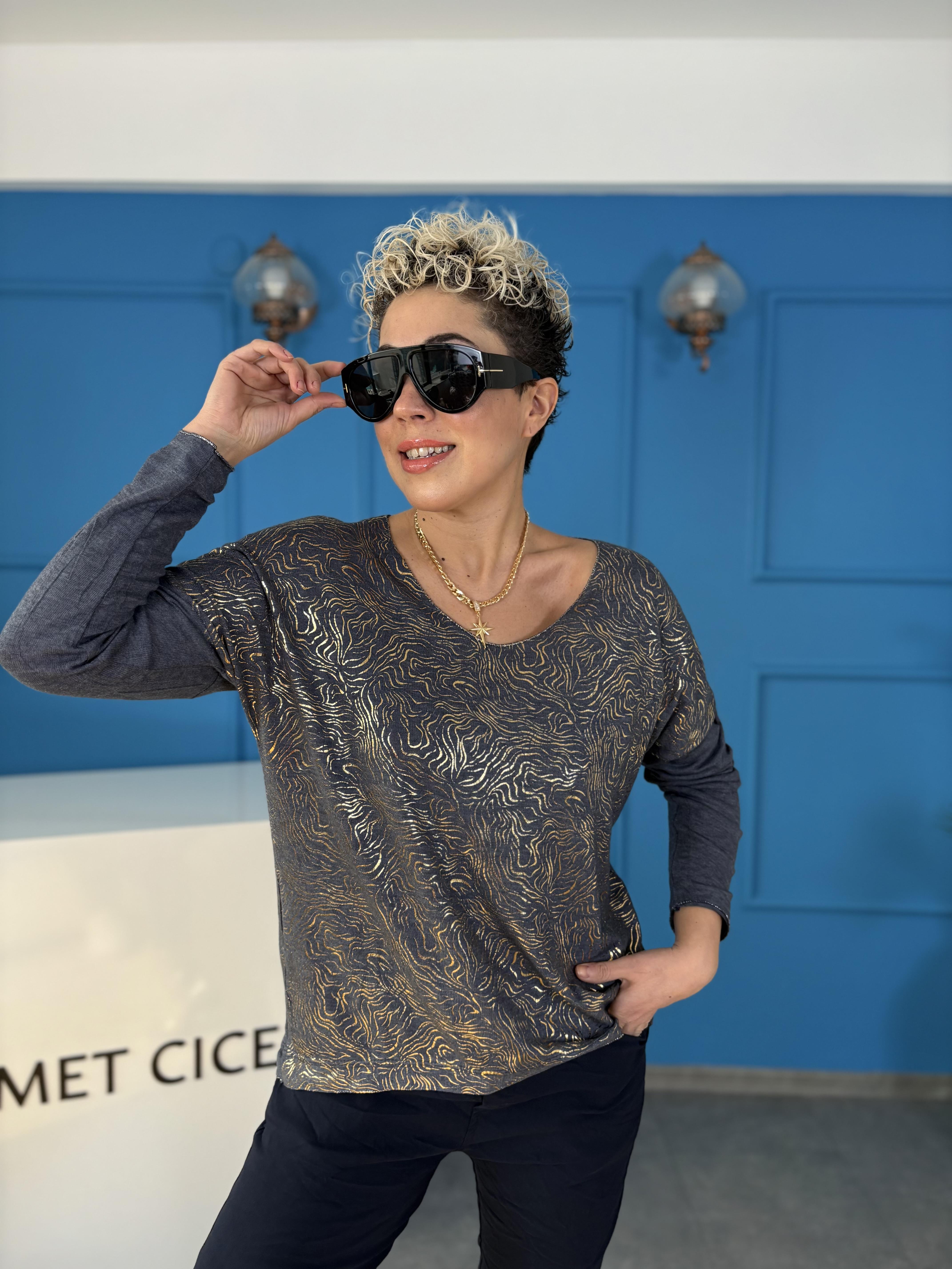 İtalyan Varaklı Lacivert Bluz