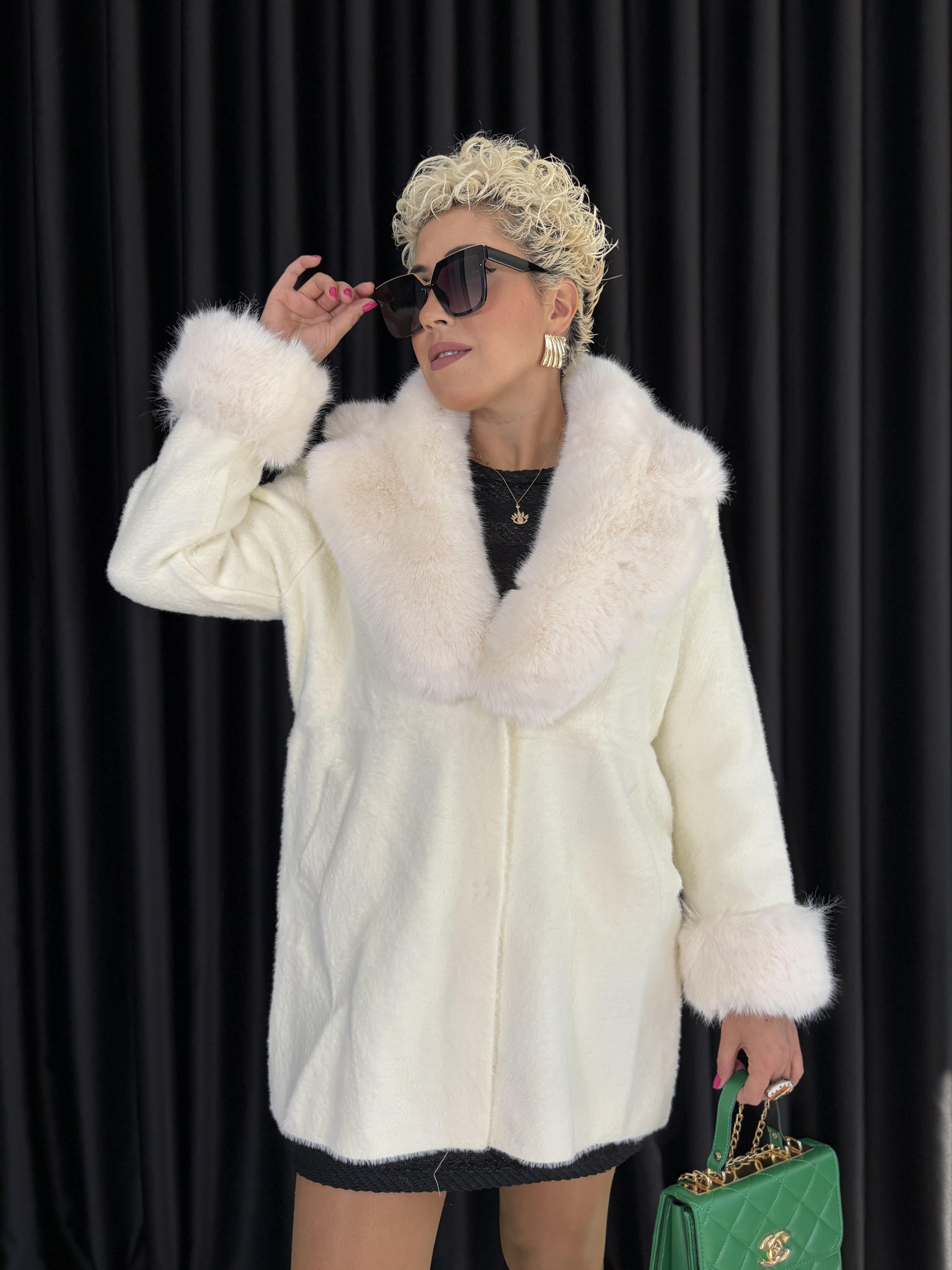 İthal Angora Beyaz Kısa Kürk