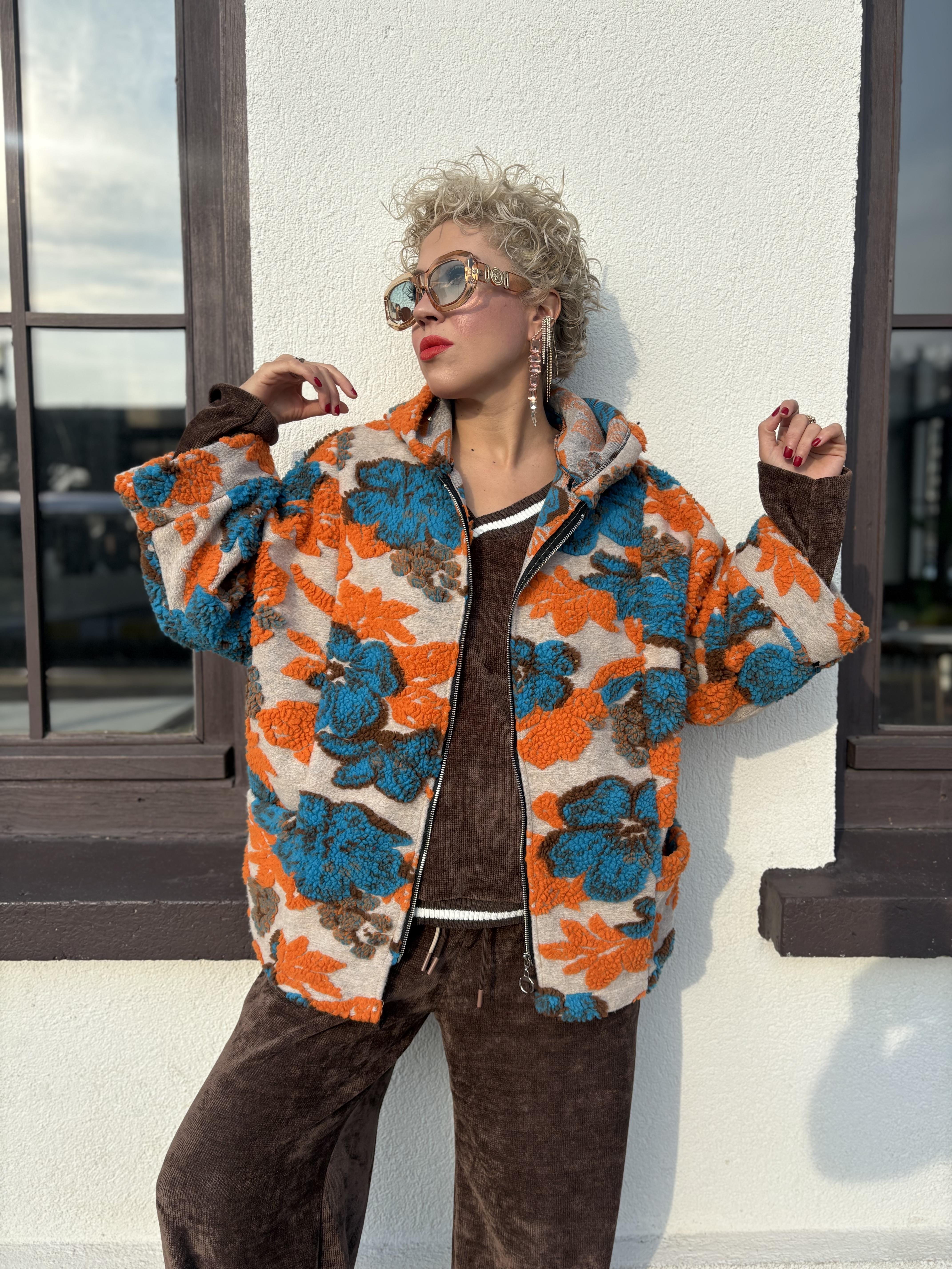 İthal Kapşonlu Kısa Keçe Ceket 1