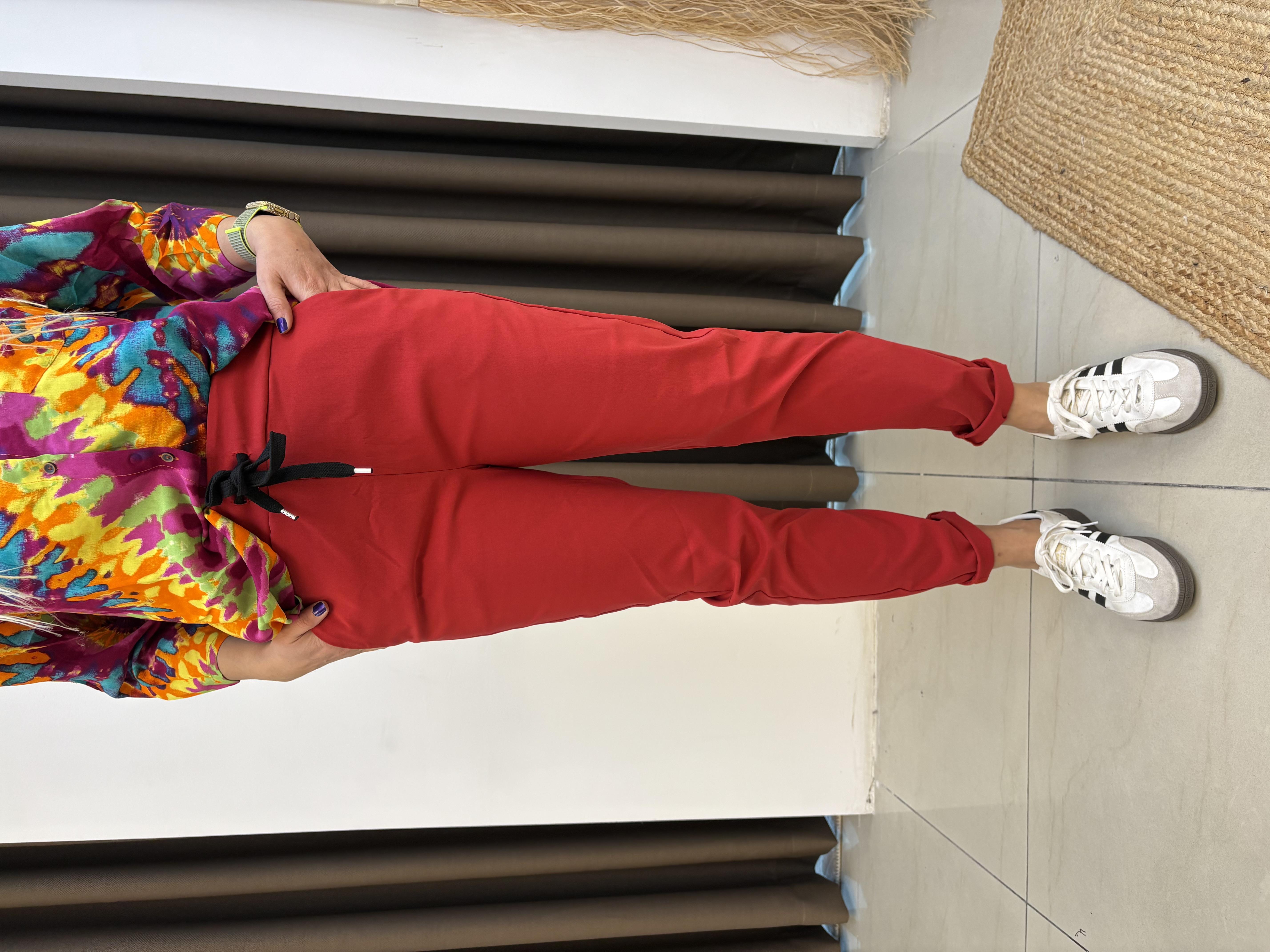 Kırmızı Sihirli Pantolon